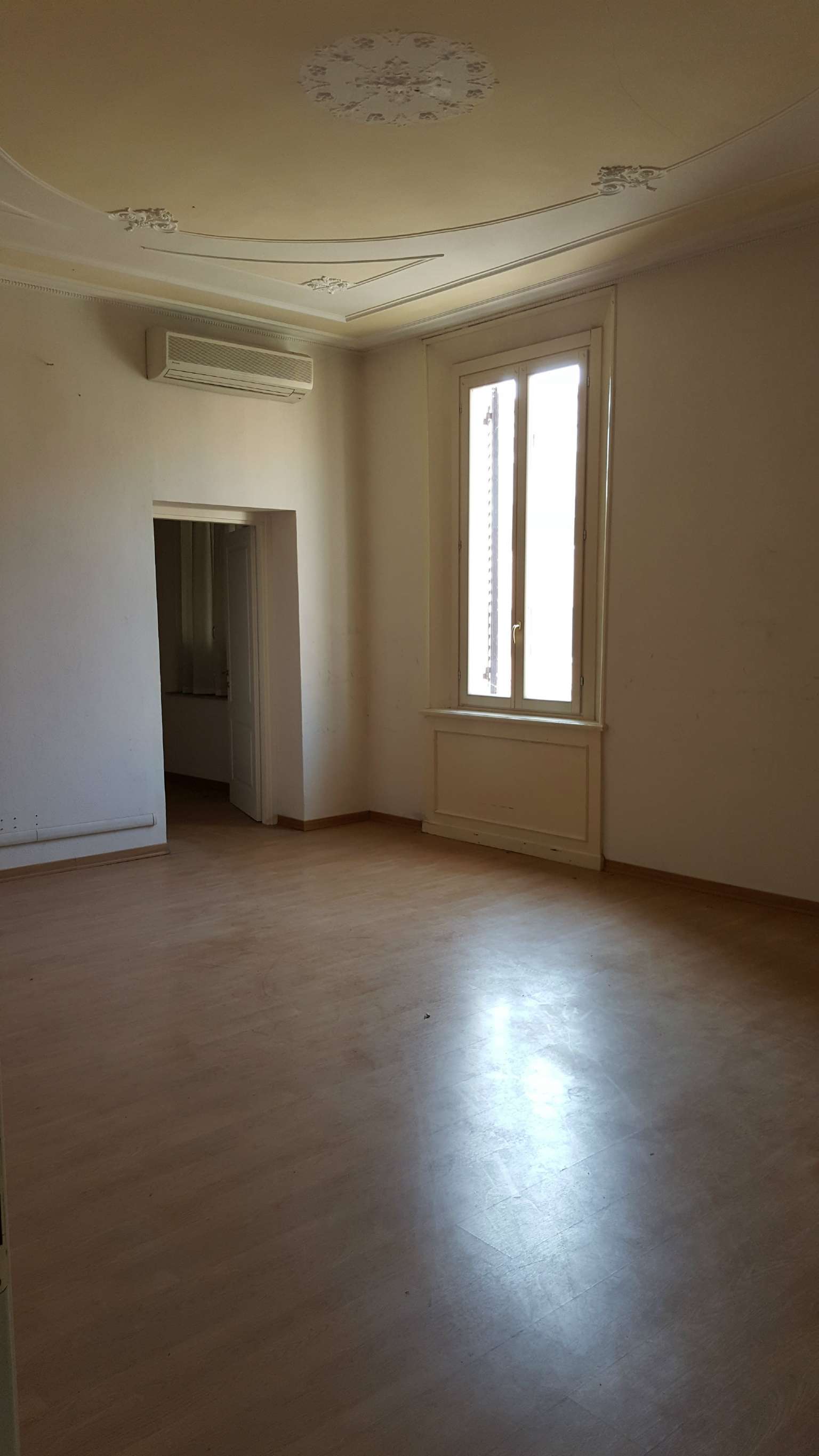 Ufficio - Loc.Com. MODENA affitto  CENTRO XX Settembre Domus Gest Immobiliare & Viroka S.r.l.s.