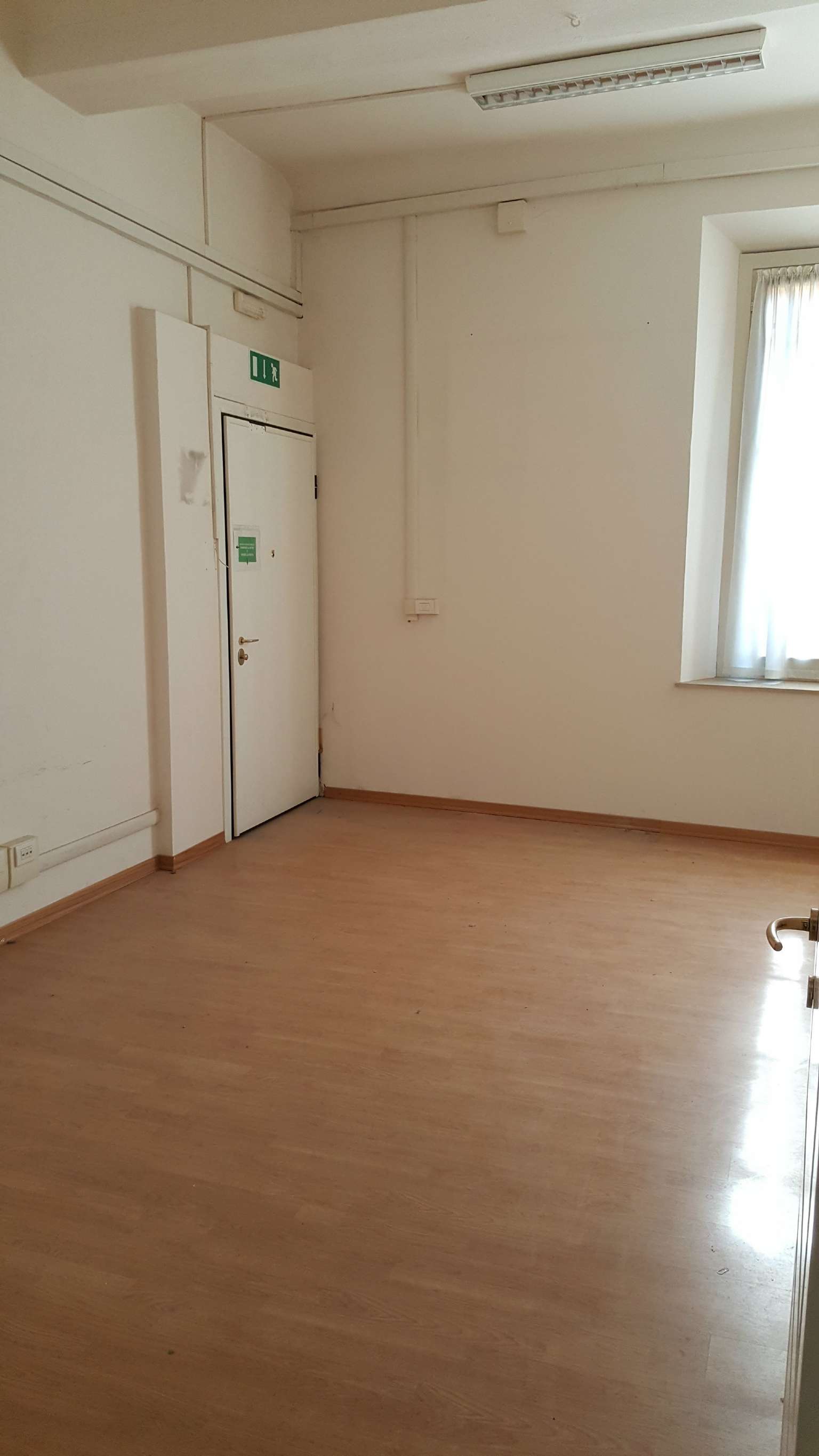 Ufficio - Loc.Com. MODENA affitto  CENTRO XX Settembre Domus Gest Immobiliare & Viroka S.r.l.s.