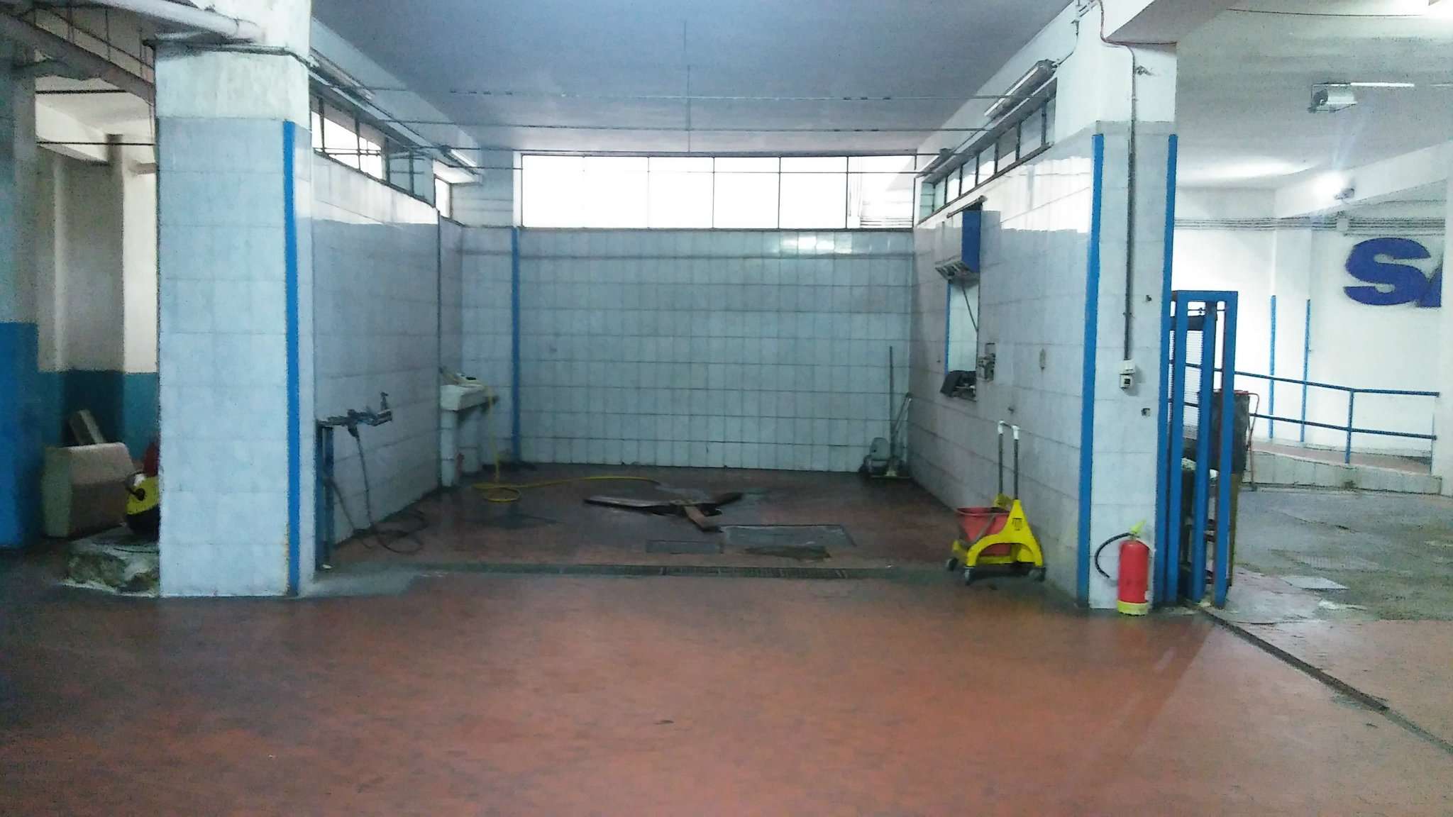 Negozio - Loc.Com. NAPOLI vendita  BAGNOLI giulio cesare Victoria G.I. S.R.L.