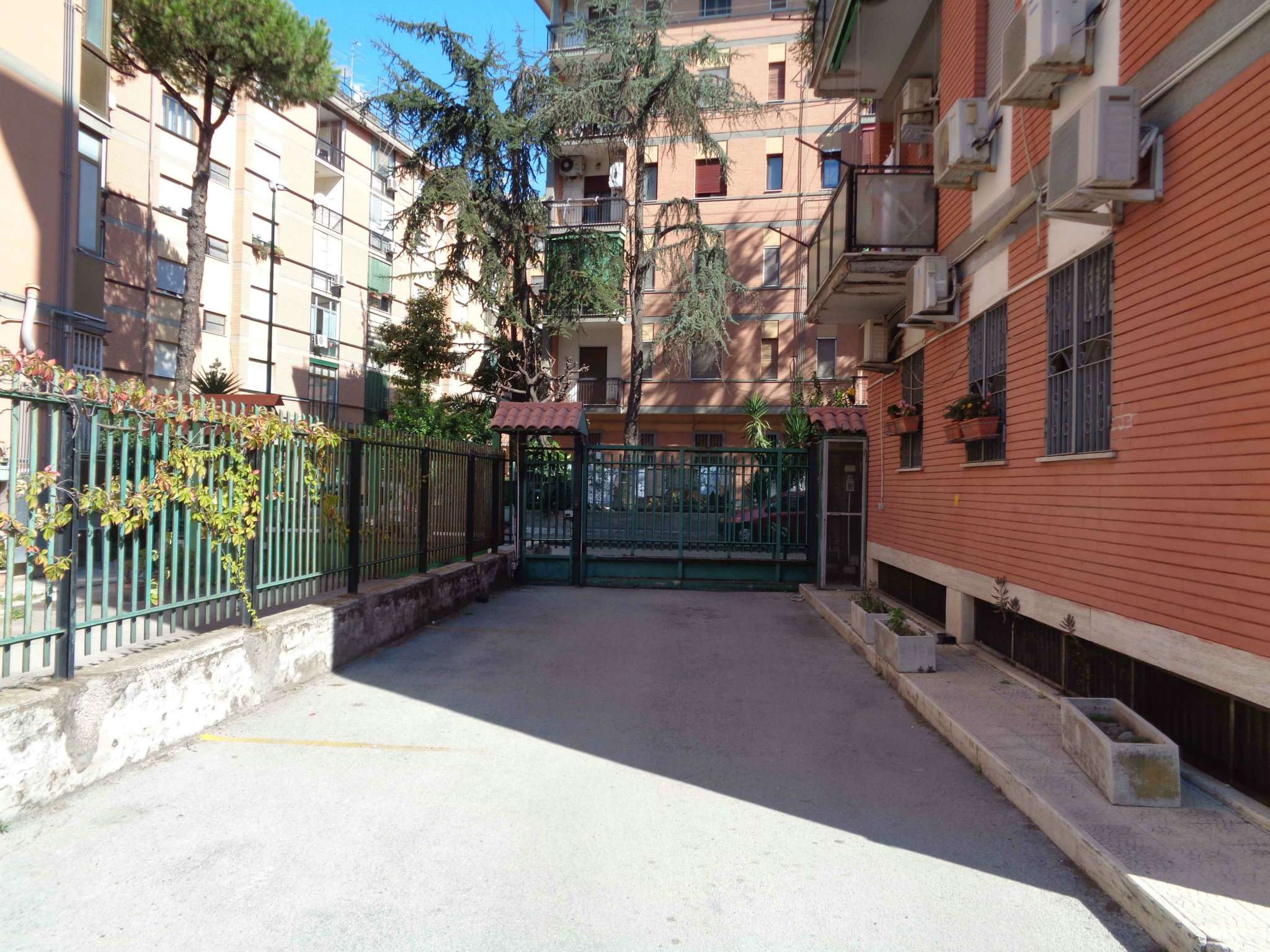  napoli vendita quart: ponticelli re/max 4 you