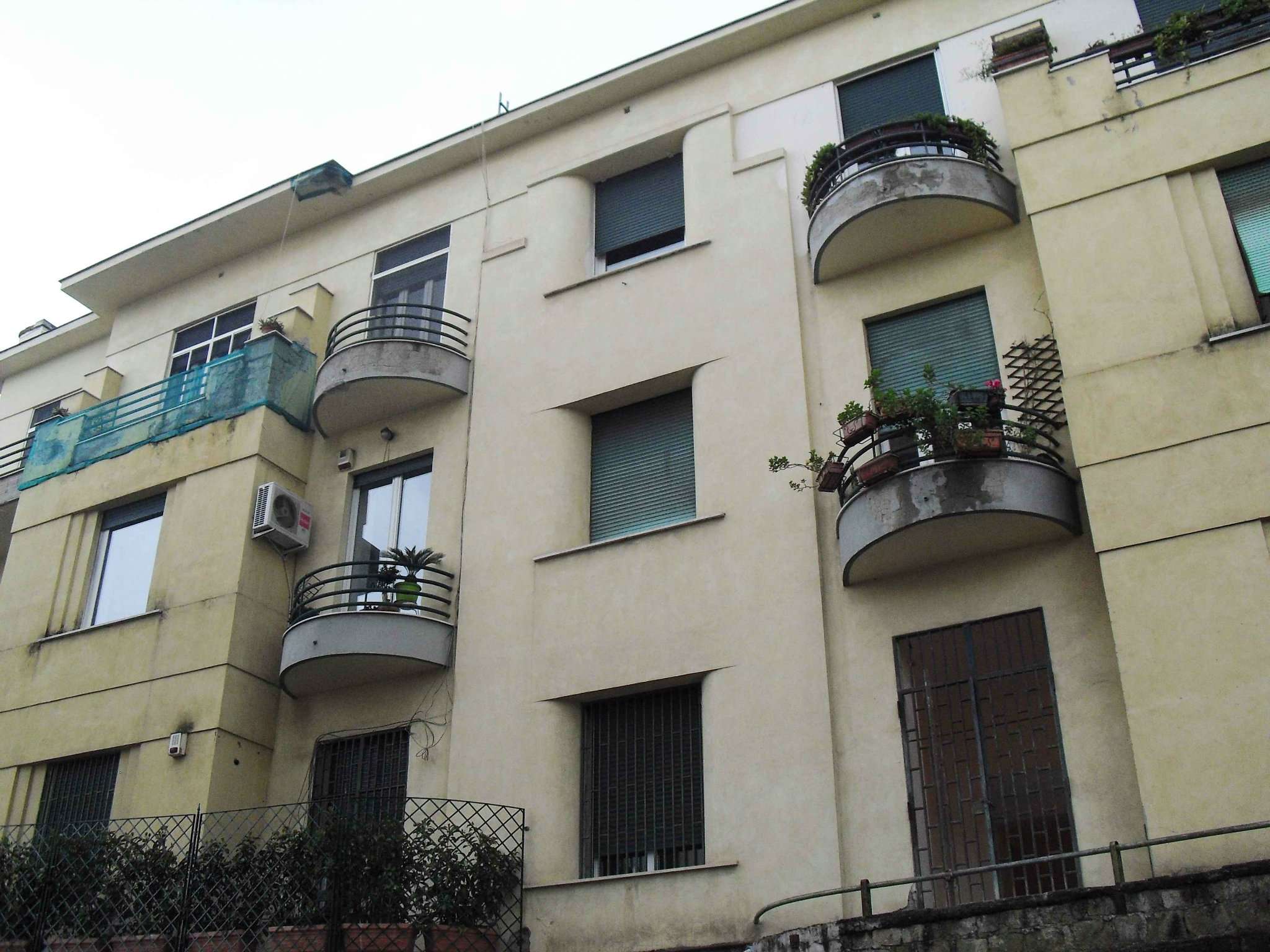  napoli vendita quart: chiaia re/max 4 you