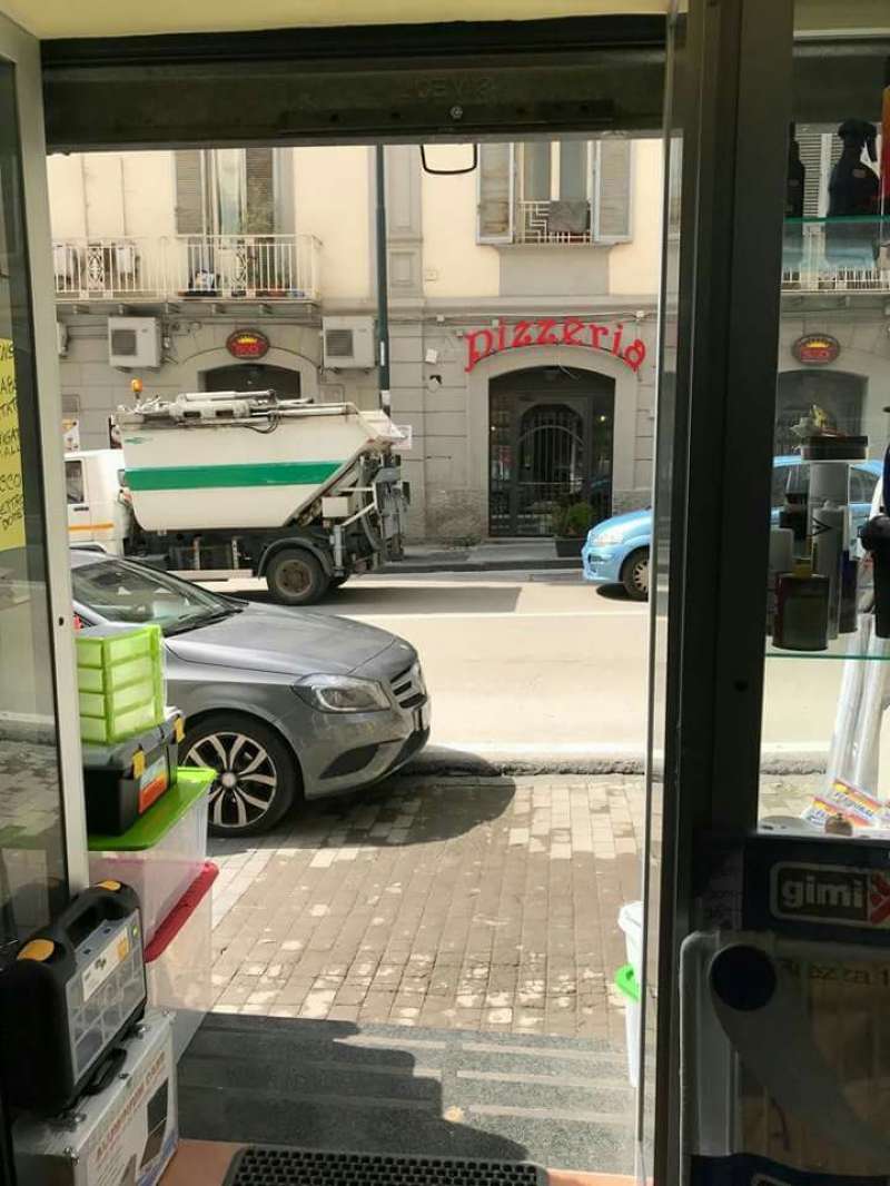 Negozio - Loc.Com. NAPOLI affitto  CHIAIA V.Emanuele RE/MAX 4 You