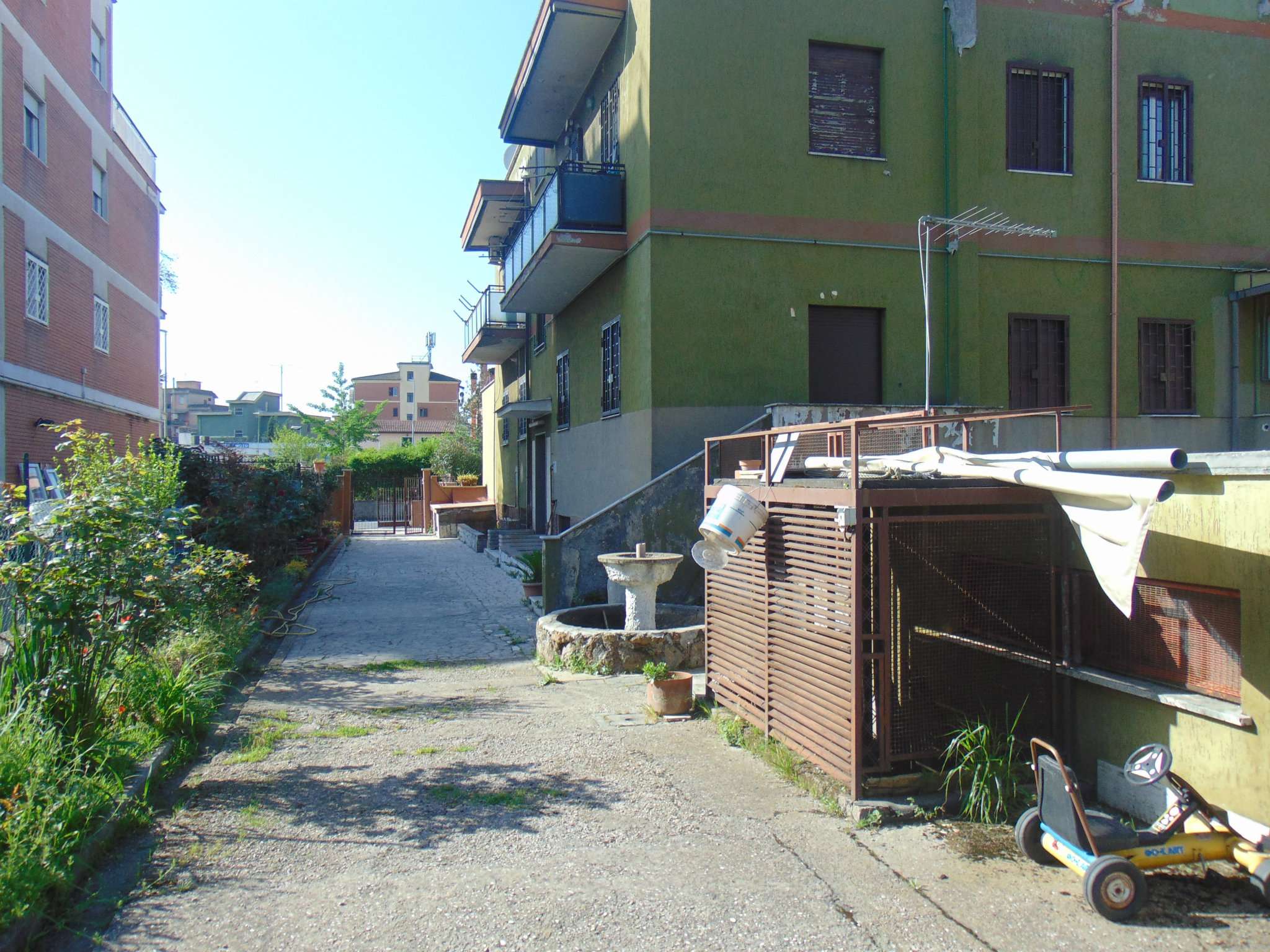 Appartamento ROMA vendita  TORRE MAURA (ZONA DELLA VIII MUN.)  Via dell'usignolo romana servizi immobiliari