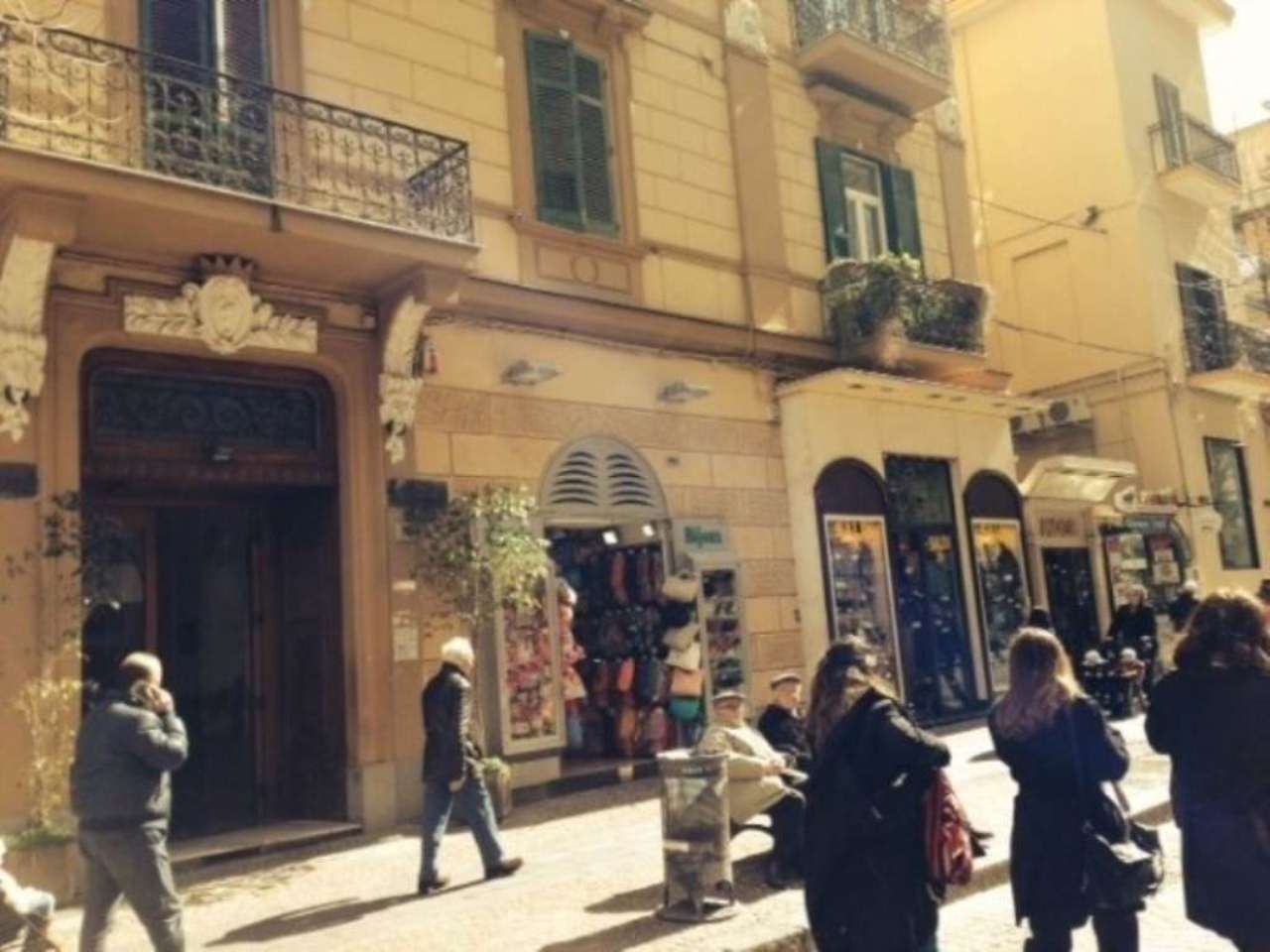 Negozio - Loc.Com. NAPOLI affitto  VOMERO Luca Giordano I.P.N. Immobiliare della Provincia di Napoli Srl