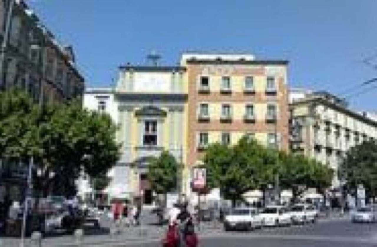 Negozio - Loc.Com. NAPOLI affitto  VIA TOLEDO della Carità I.P.N. Immobiliare della Provincia di Napoli Srl