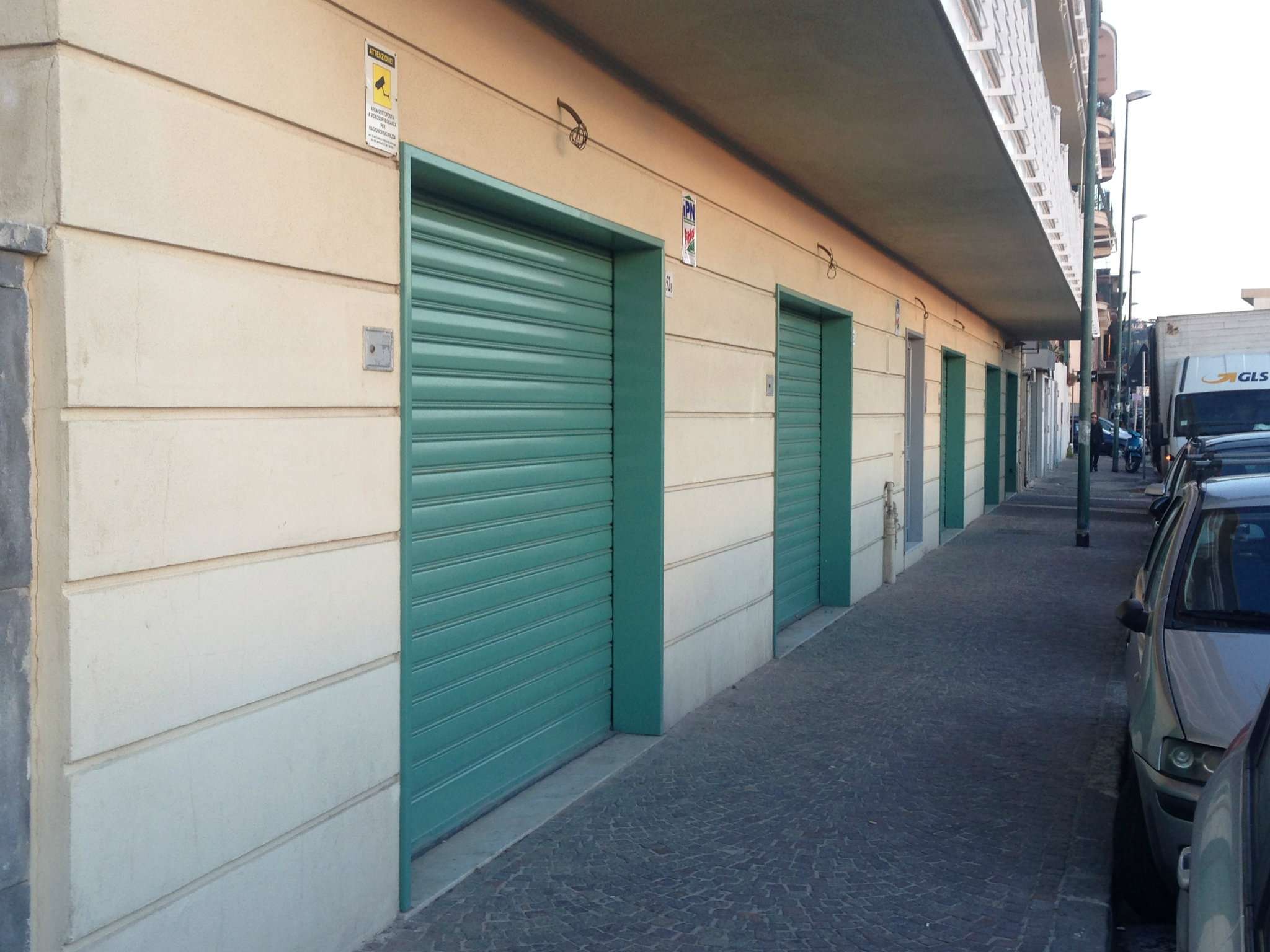 Negozio - Loc.Com. NAPOLI vendita  BAGNOLI di pozzuoli I.P.N. Immobiliare della Provincia di Napoli Srl