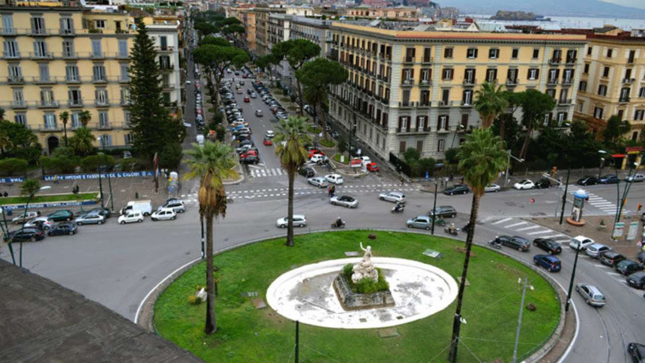 napoli affitto quart: chiaia i.p.n.-immobiliare-della-provincia-di-napoli-srl