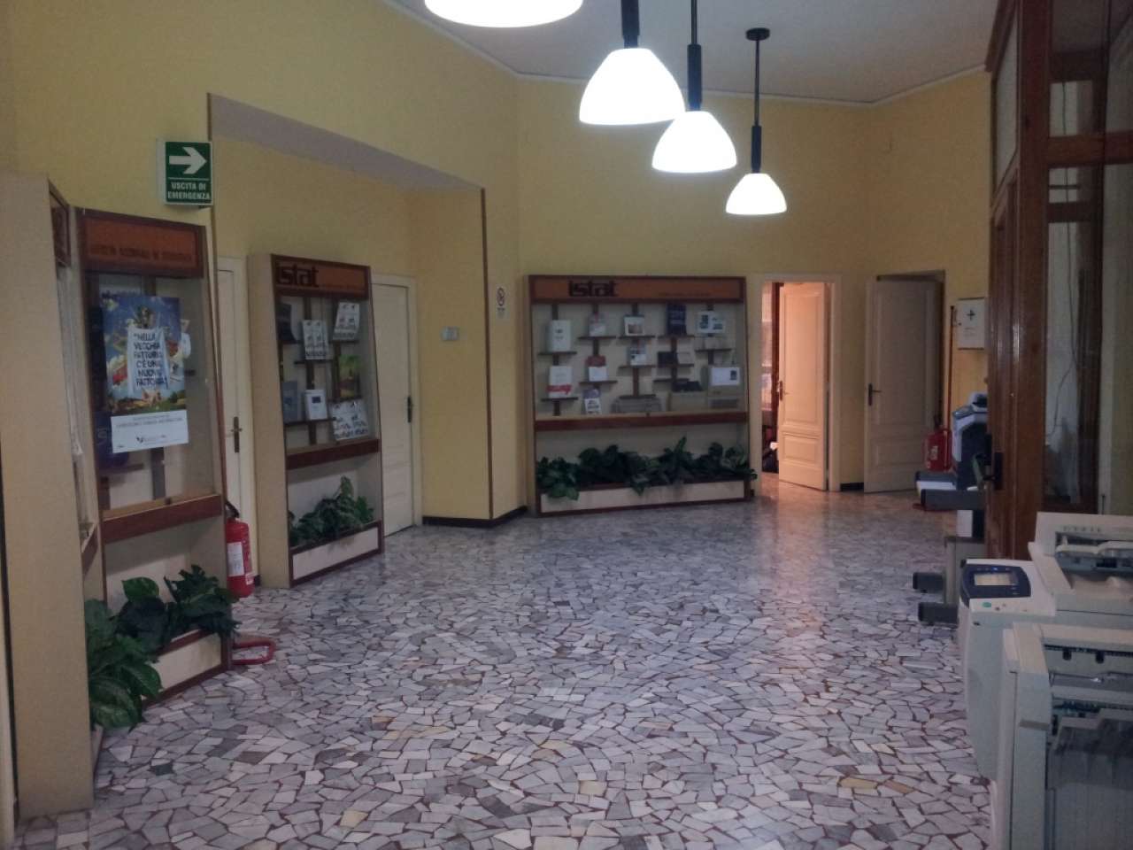 Ufficio - Loc.Com. NAPOLI affitto  CHIAIA Giuseppe Verdi I.P.N. Immobiliare della Provincia di Napoli Srl