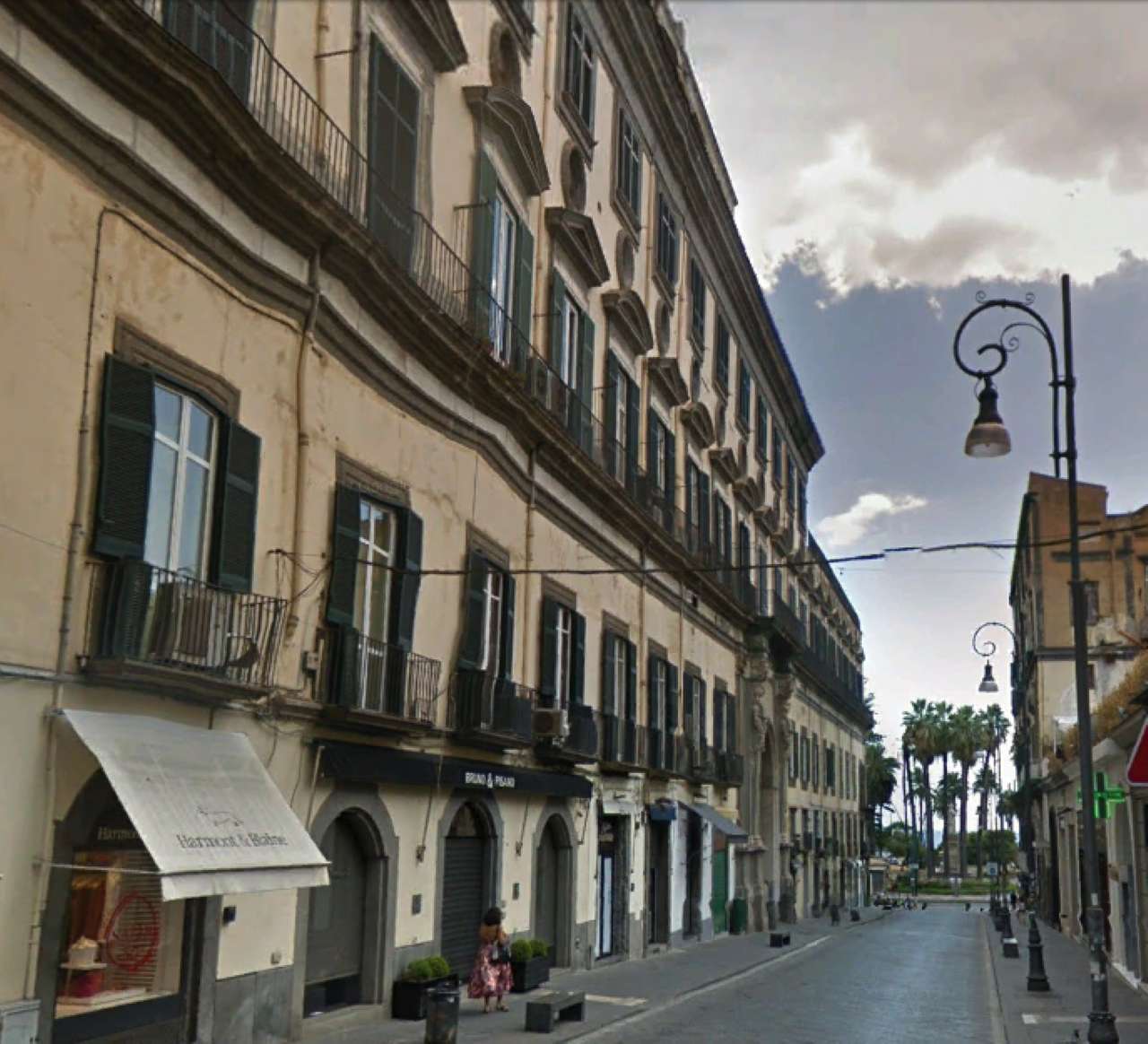  napoli affitto quart: chiaia i.p.n.-immobiliare-della-provincia-di-napoli-srl