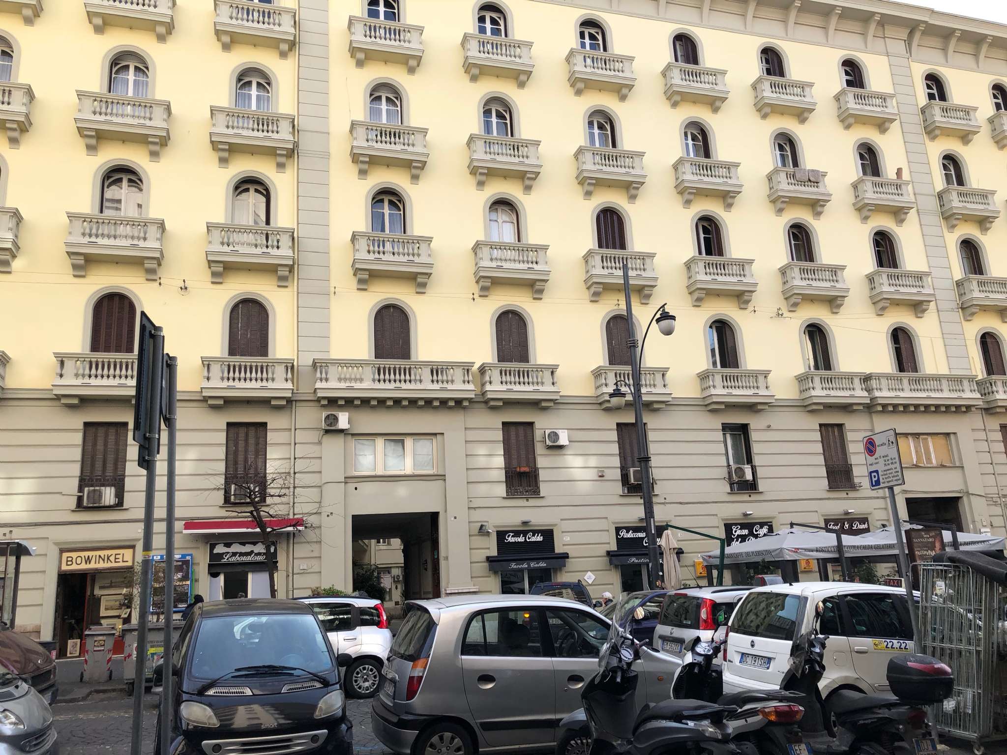 Appartamento NAPOLI vendita  MERCATO Santa Lucia I.P.N. Immobiliare della Provincia di Napoli Srl