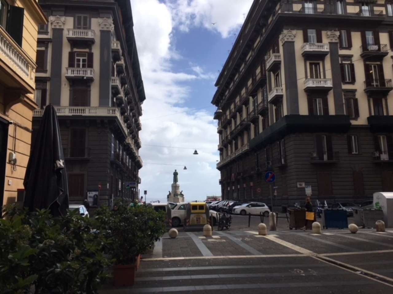 Ufficio - Loc.Com. NAPOLI vendita  CHIAIA Raffaele de Cesare I.P.N. Immobiliare della Provincia di Napoli Srl