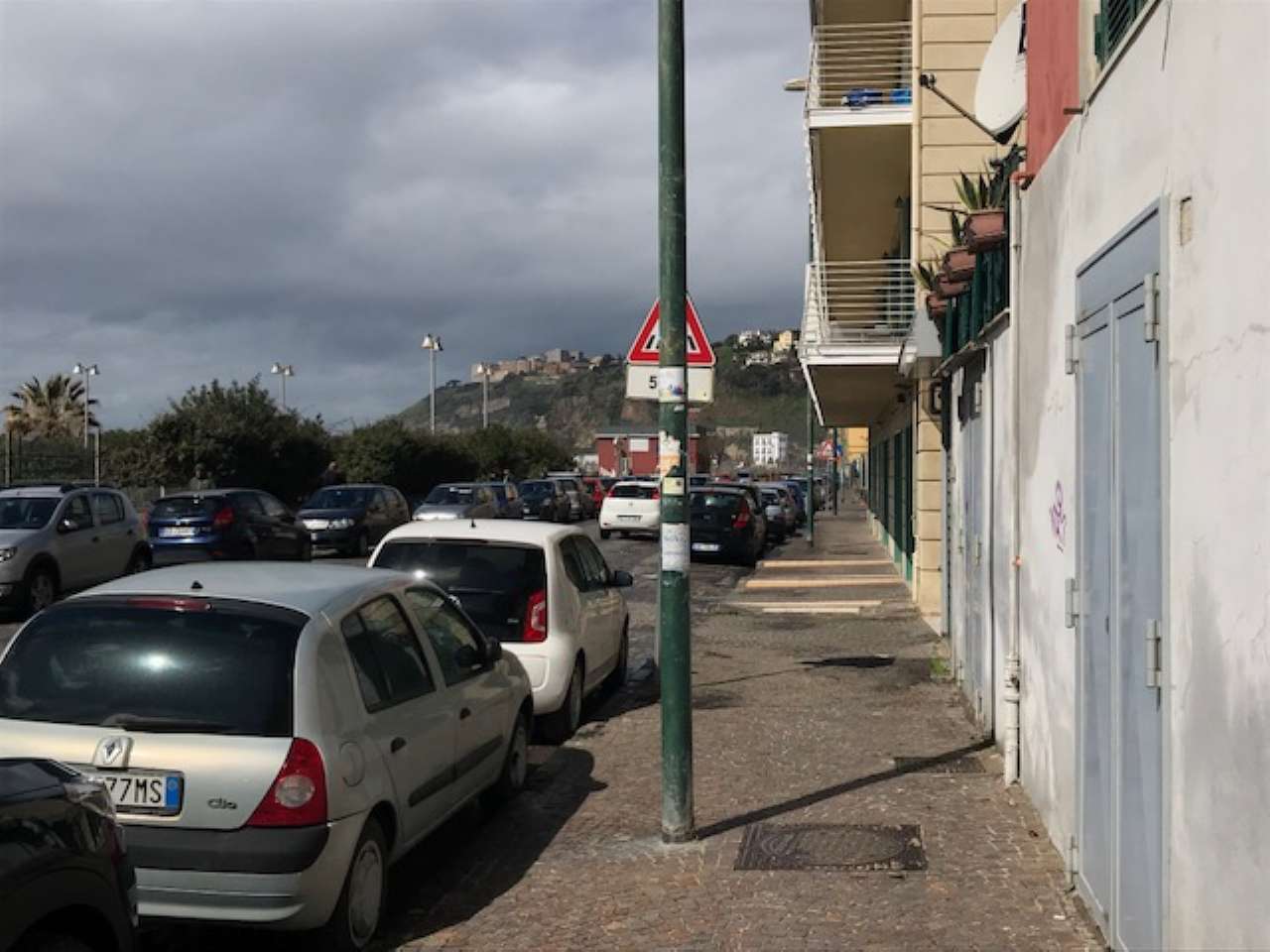 Negozio - Loc.Com. NAPOLI vendita  BAGNOLI di pozzuoli I.P.N. Immobiliare della Provincia di Napoli Srl