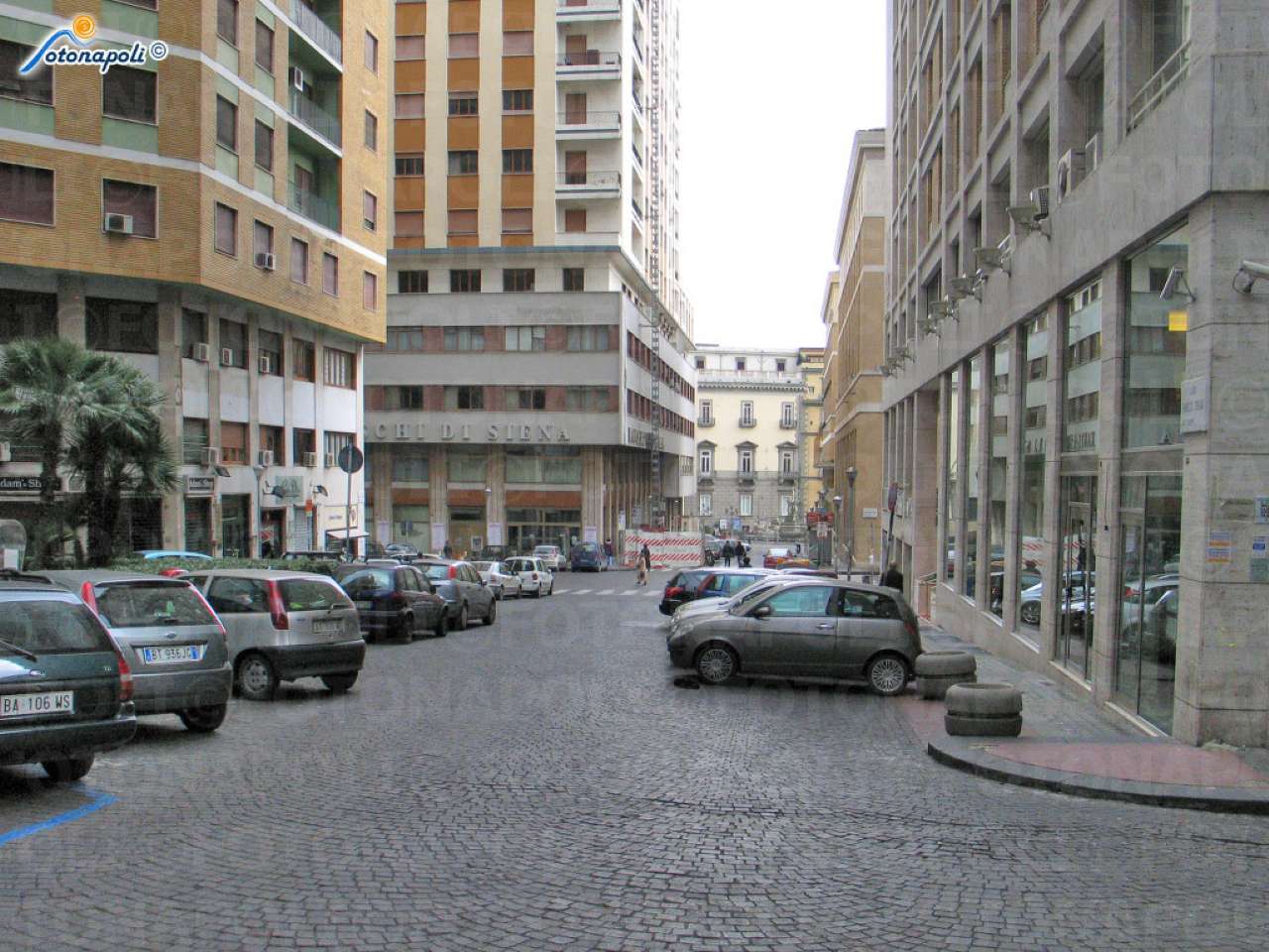 Negozio - Loc.Com. NAPOLI vendita  CHIAIA ponte di tappia I.P.N. Immobiliare della Provincia di Napoli Srl