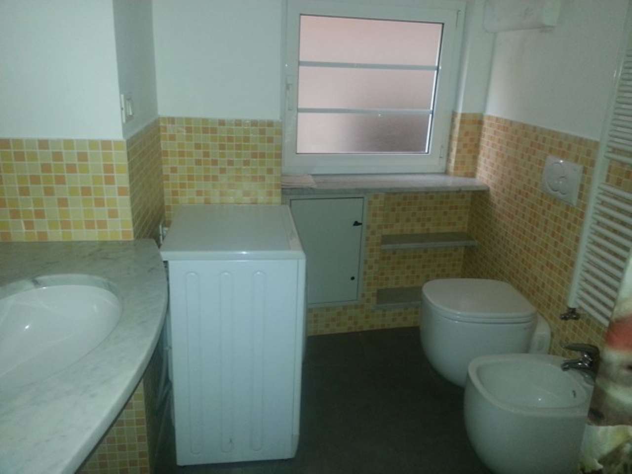 Appartamento GENOVA affitto  CENTRO STORICO Piazza dell'Agnello Living Immobiliare srl