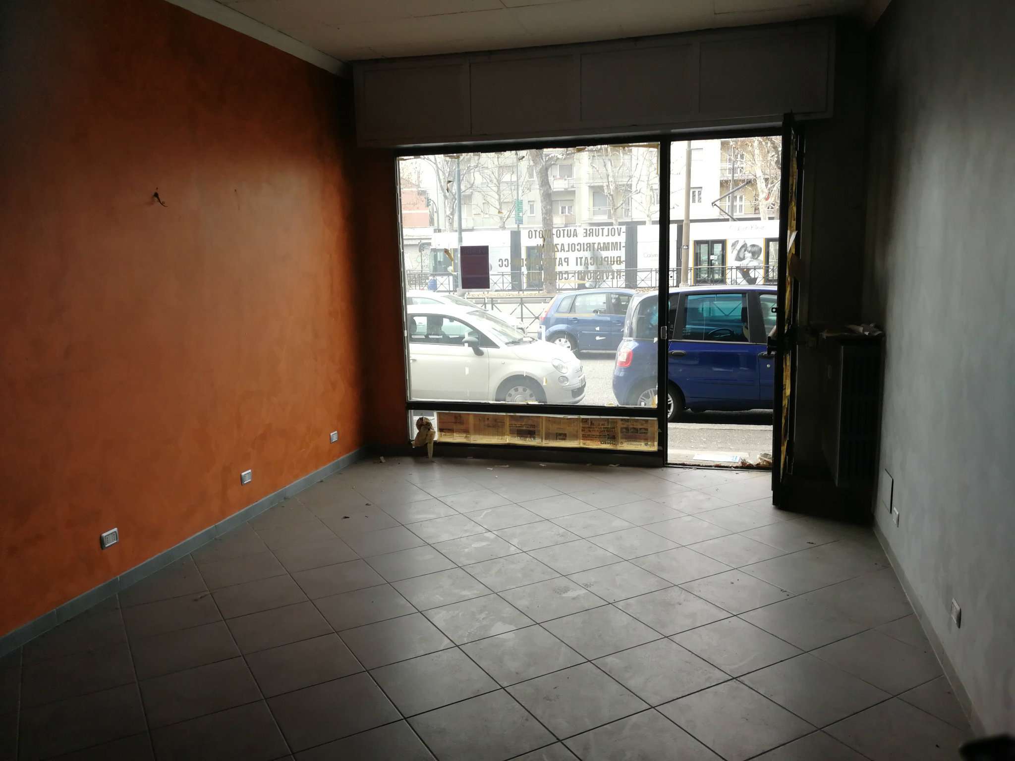 Negozio - Loc.Com. TORINO affitto  MIRAFIORI NORD unione sovietica Studio Immobiliare Be.Ca sas