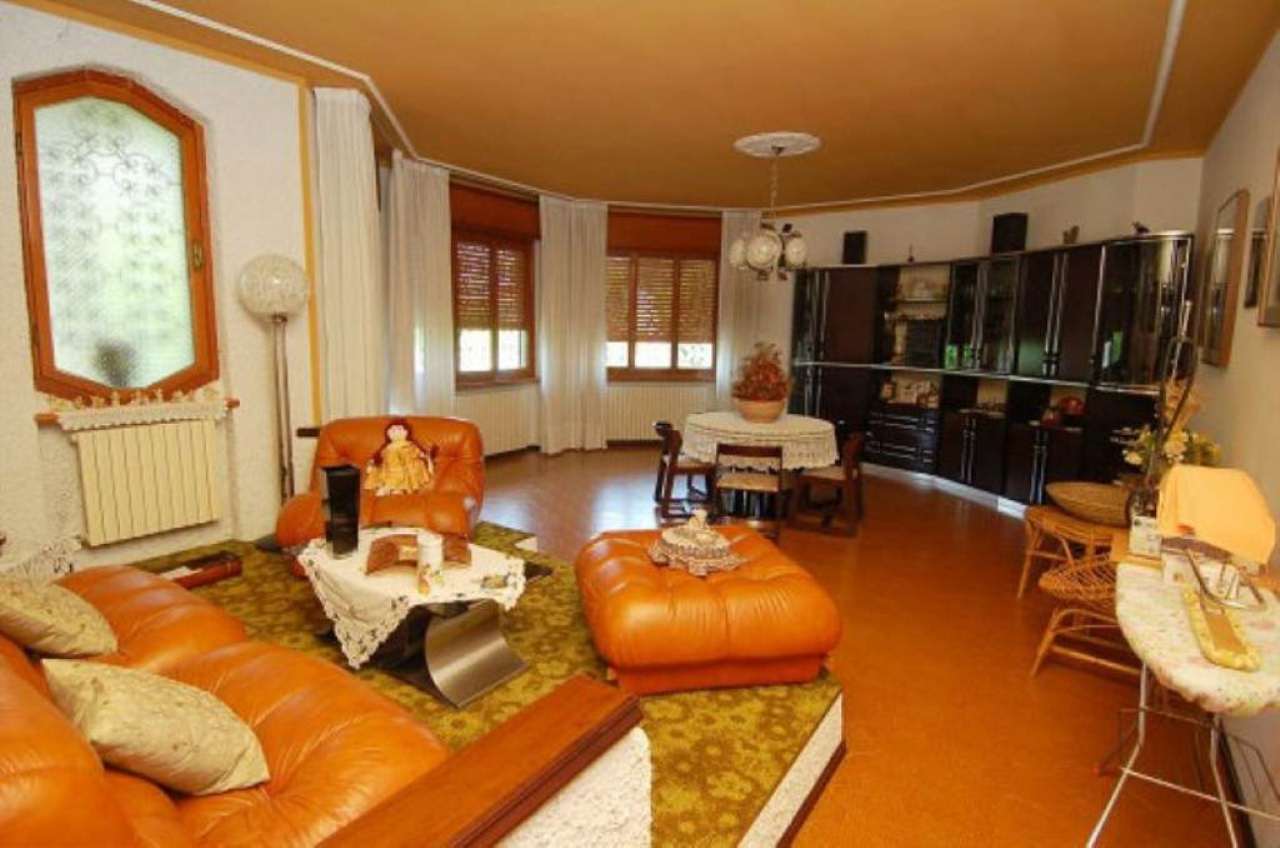 Villa Trifamiliare MORENGO vendita   Tasso Deborah Cabra ditta individuale