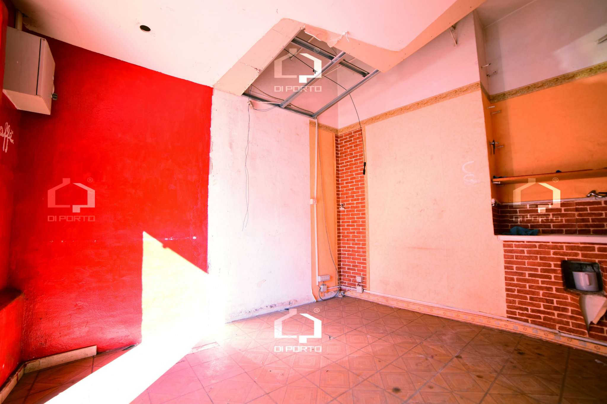 Negozio - Loc.Com. ROMA vendita  TRASTEVERE  Angelo Bellani Di Porto Immobiliare