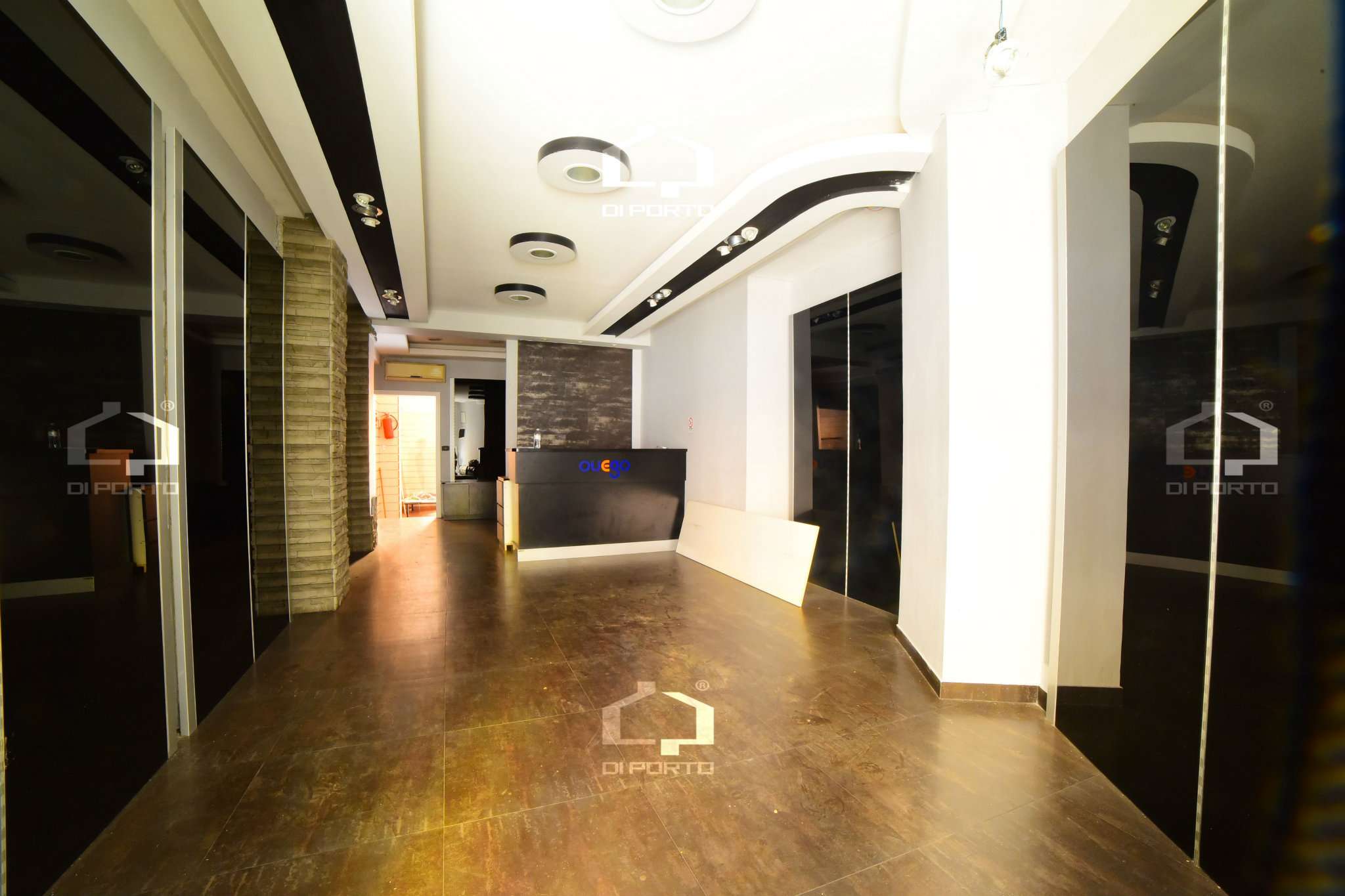 Negozio - Loc.Com. ROMA vendita  ESQUILINO  Emanuele Filiberto Di Porto Immobiliare