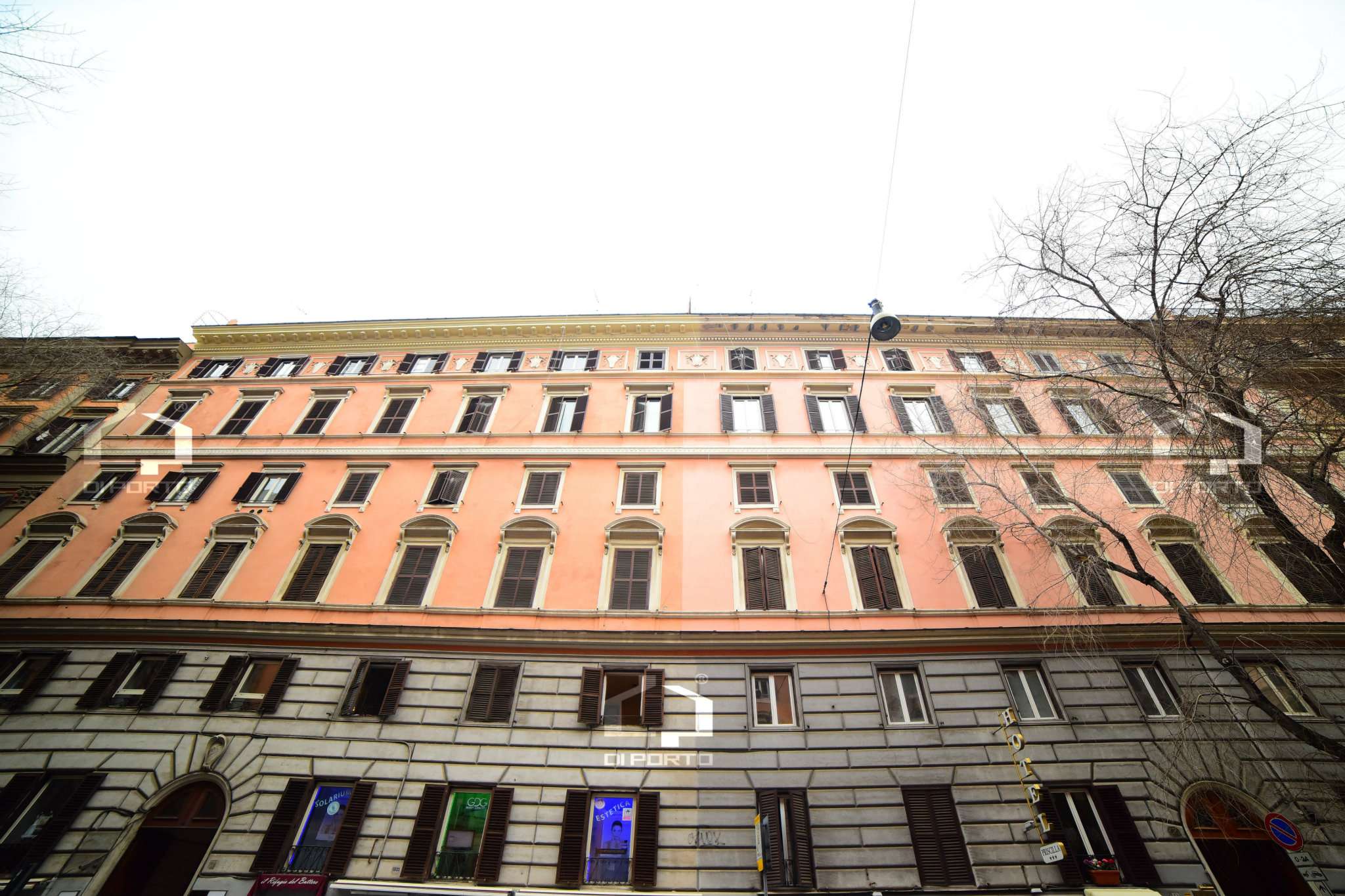 Negozio - Loc.Com. ROMA vendita  Centro storico Calabria Di Porto Immobiliare