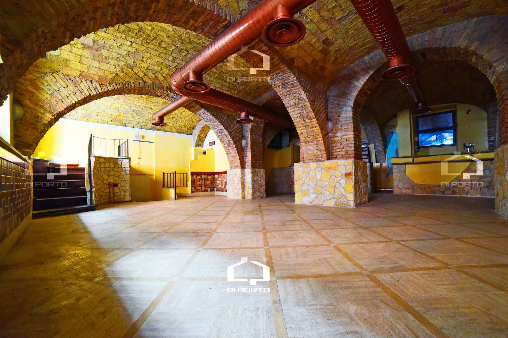 Negozio - Loc.Com. ROMA vendita  Centro storico Calabria Di Porto Immobiliare