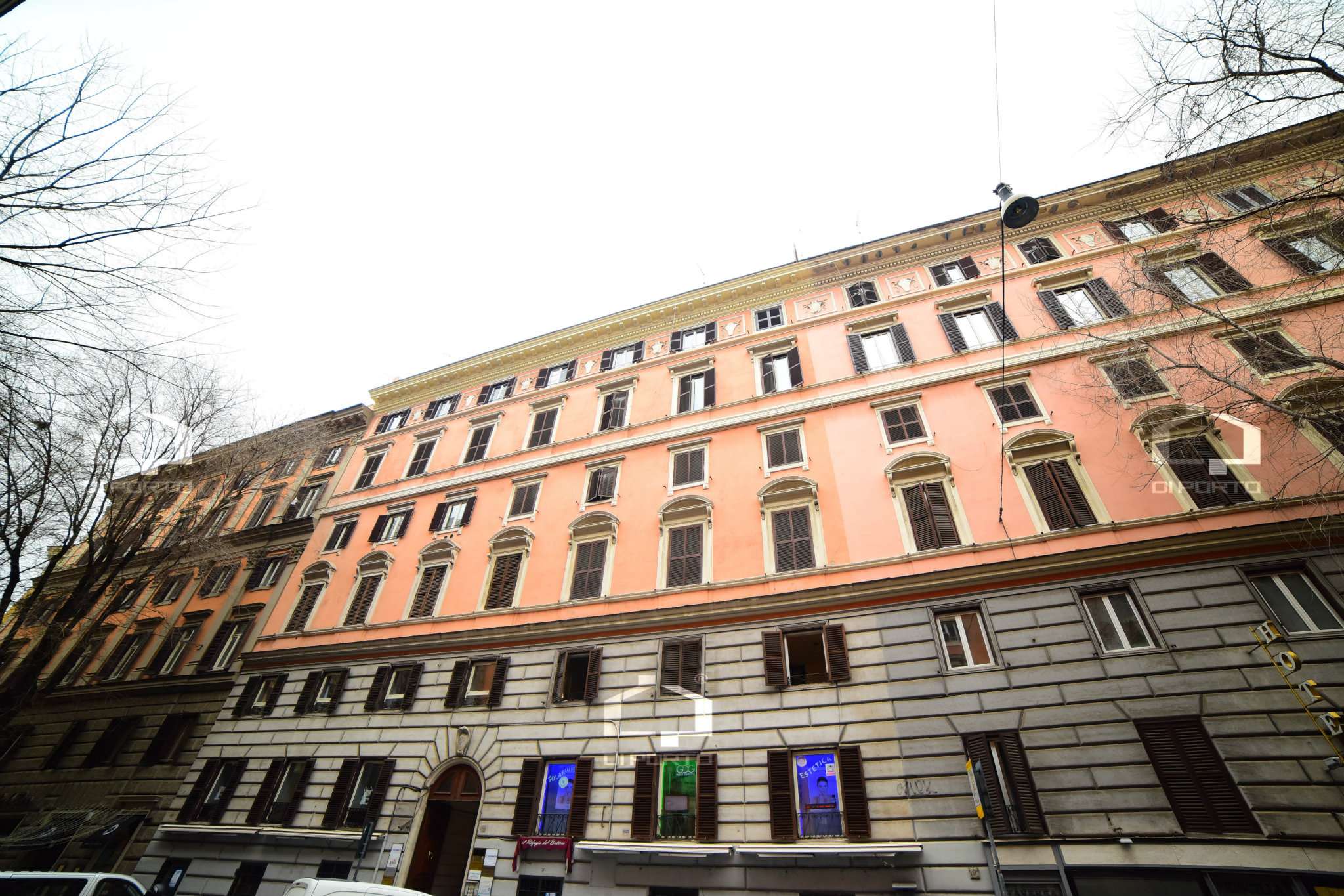 Negozio - Loc.Com. ROMA vendita  Centro storico Calabria Di Porto Immobiliare