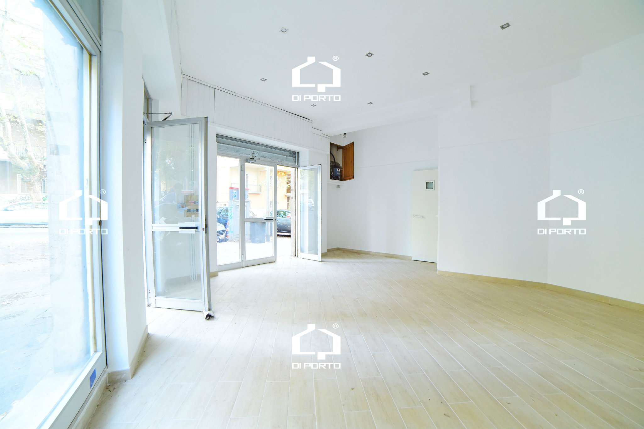 Negozio - Loc.Com. ROMA vendita  APPIO LATINO (IX MUN.) Macedonia Di Porto Immobiliare