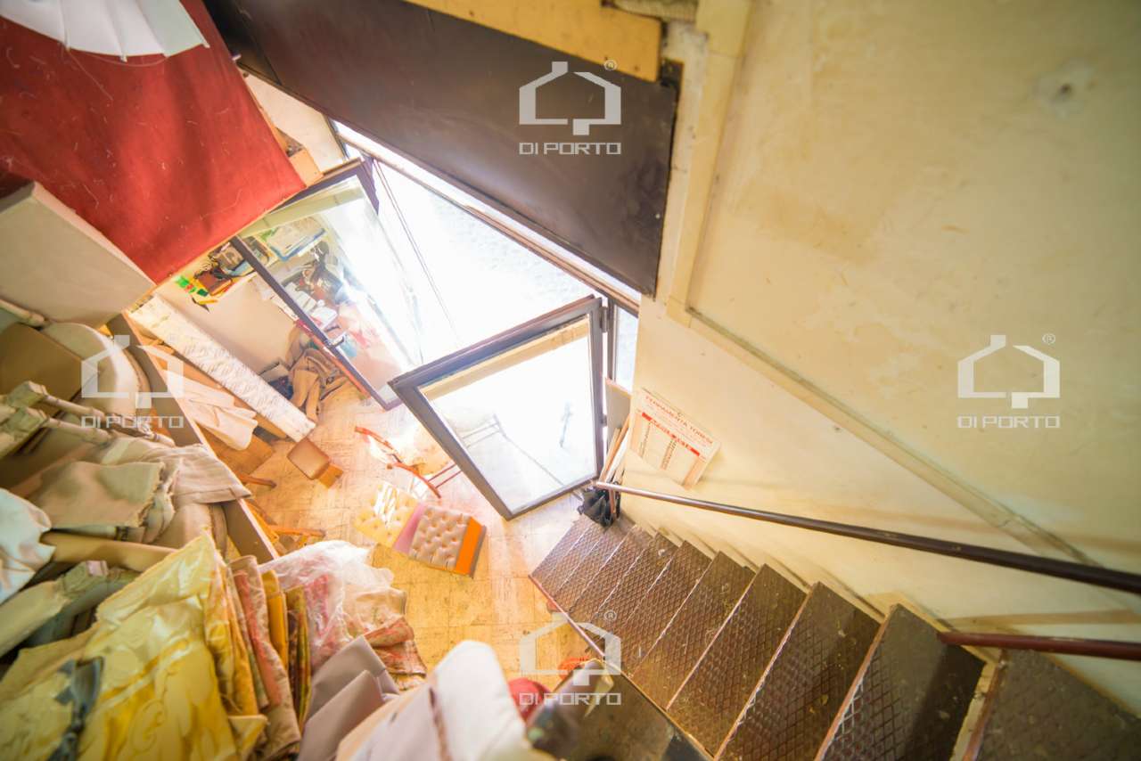 Negozio - Loc.Com. ROMA vendita  Centro storico del vantaggio Di Porto Immobiliare