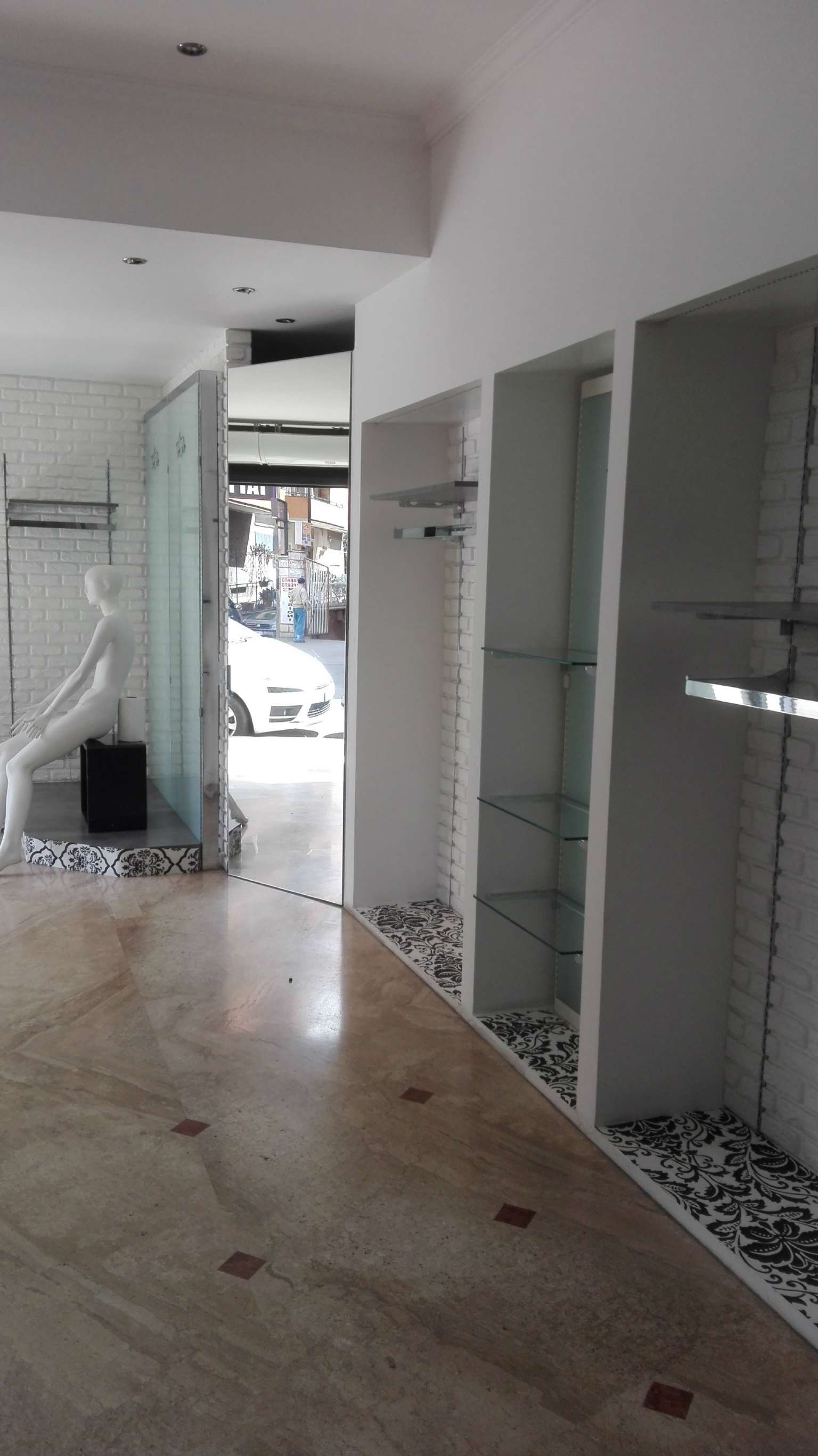 Negozio - Loc.Com. ROMA affitto  PRENESTINO - CENTOCELLE  via dei platani Case Città Roma