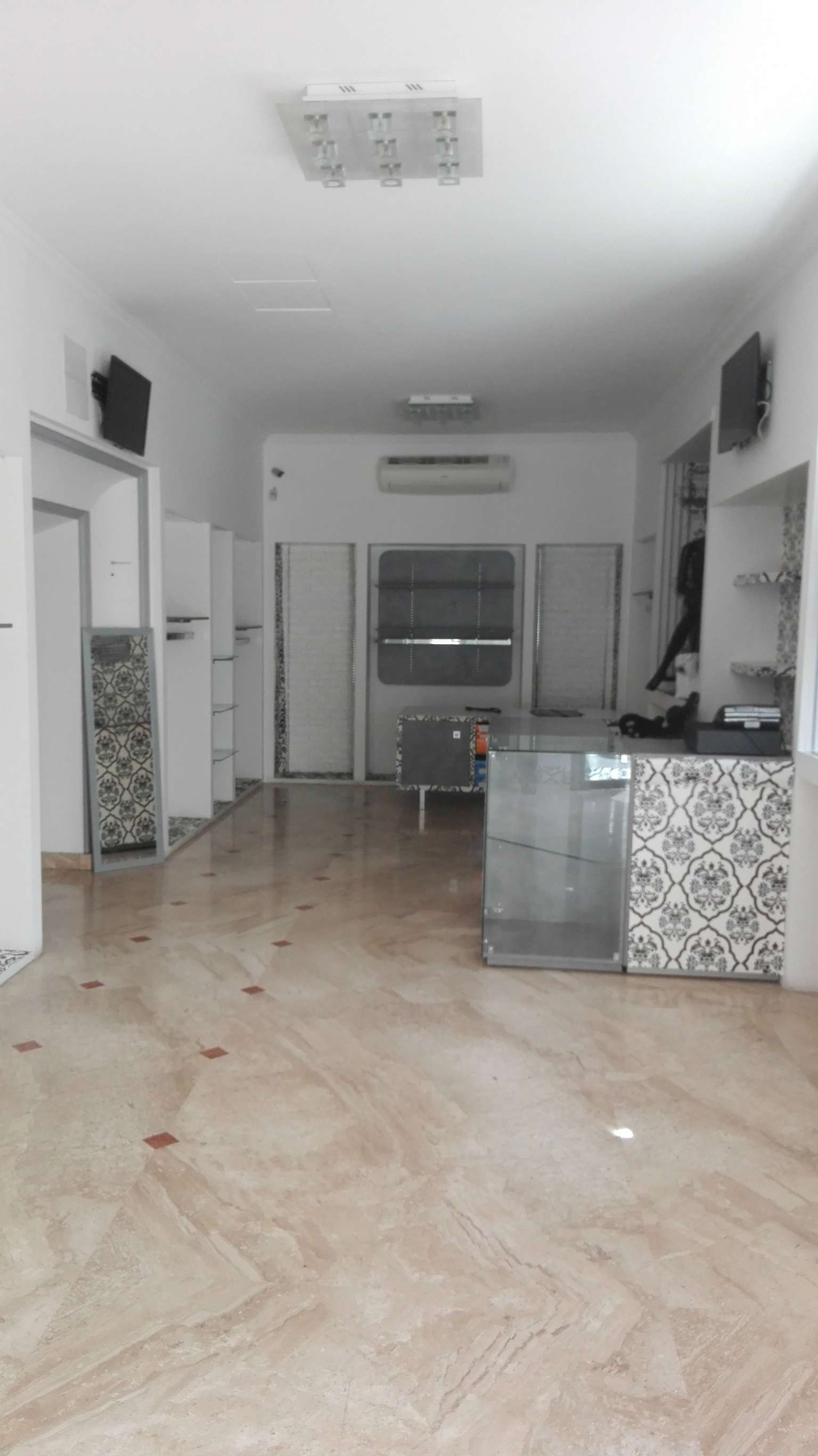 Negozio - Loc.Com. ROMA affitto  PRENESTINO - CENTOCELLE  via dei platani Case Città Roma