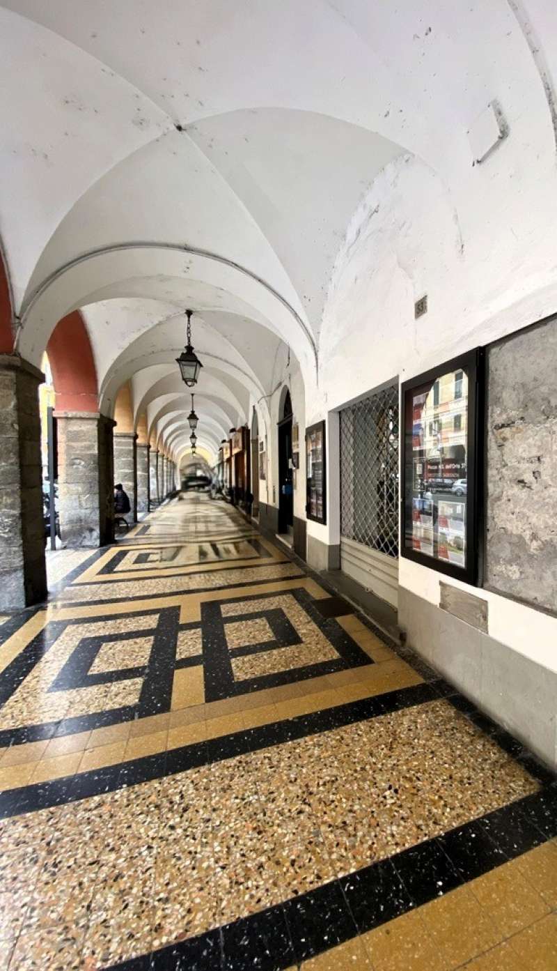 Chiavari Vendita NEGOZI