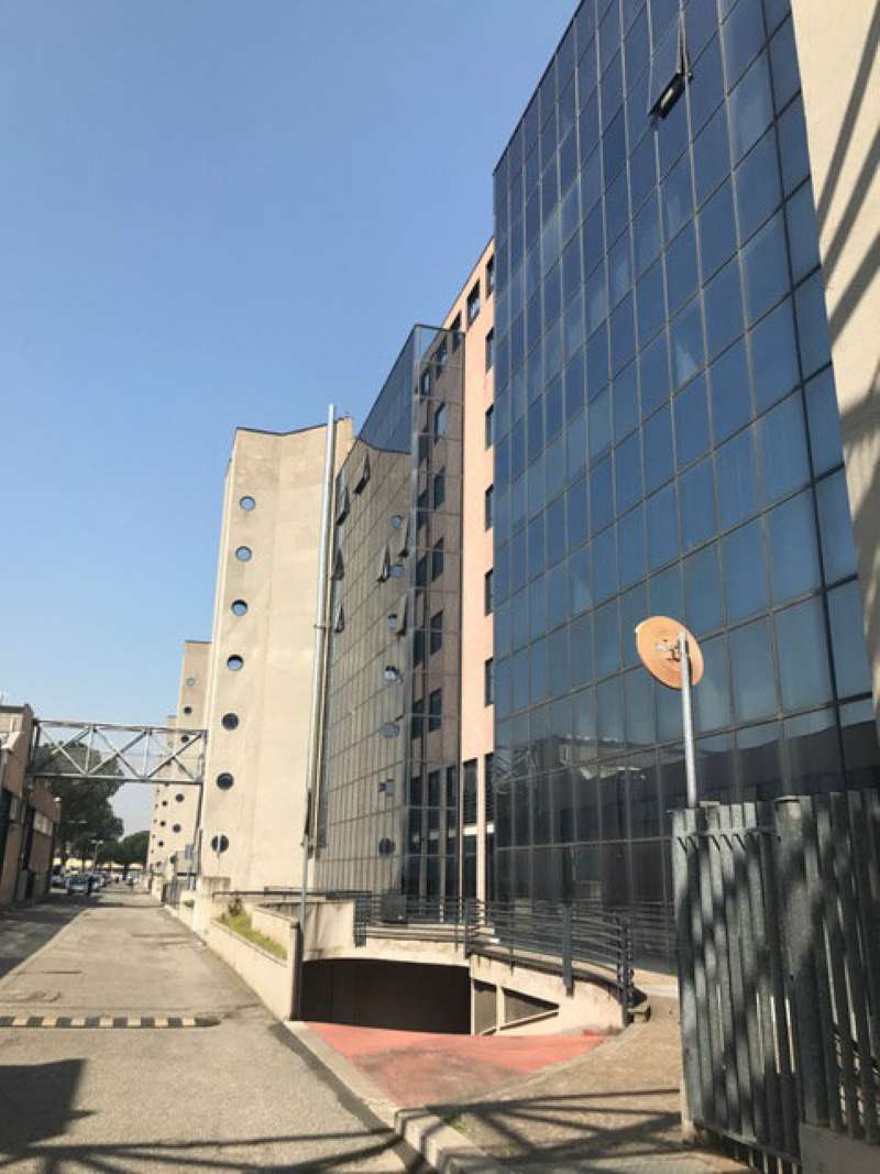 Ufficio - Loc.Com. ROMA affitto  FINOCCHIO VIA SCHIAVONETTI Bacci Immobiliare