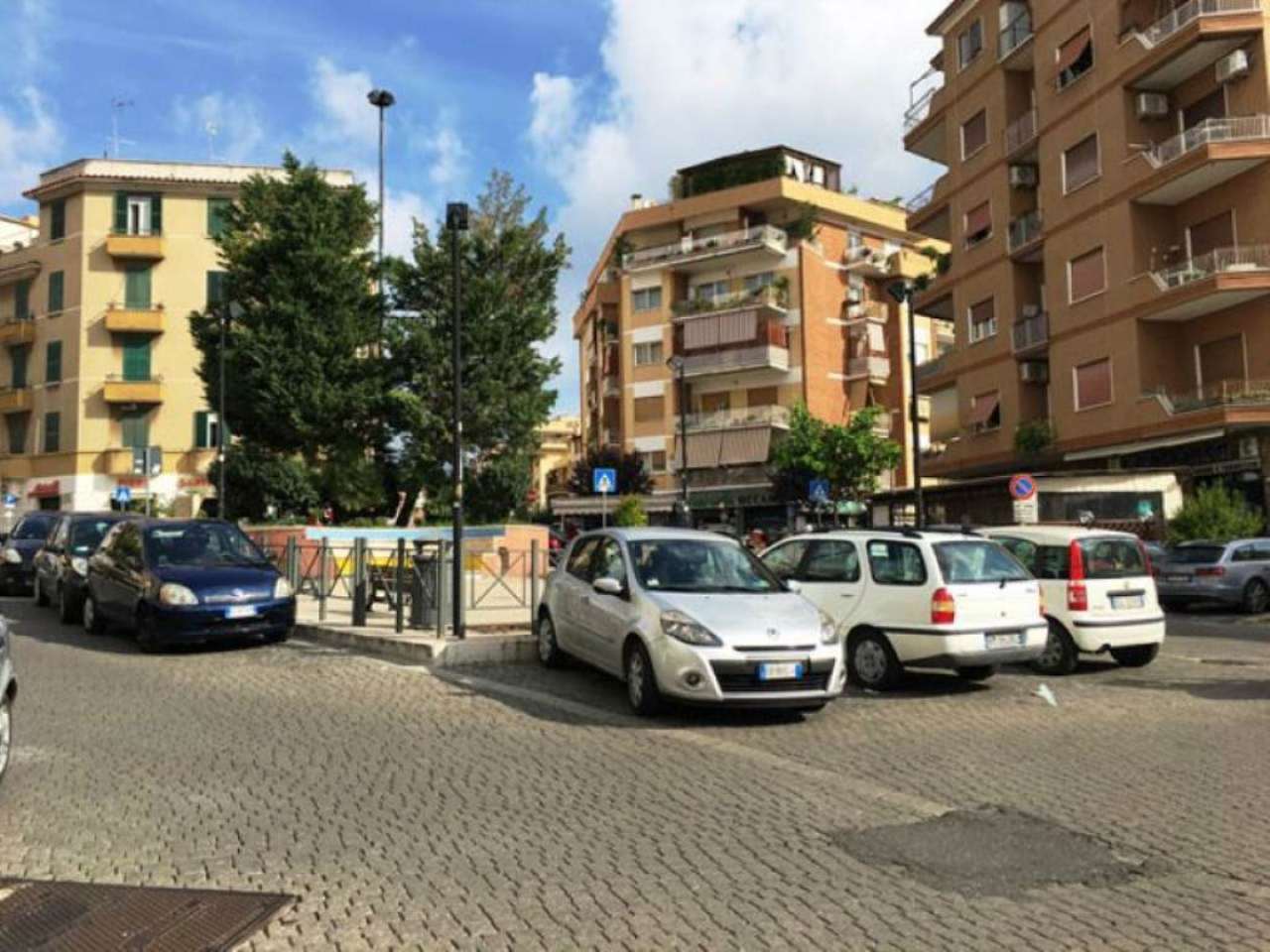 Negozio - Loc.Com. ROMA vendita  PINETA SACCHETTI Via Clemente X Schild&Co. Immobiliare S.R.L.