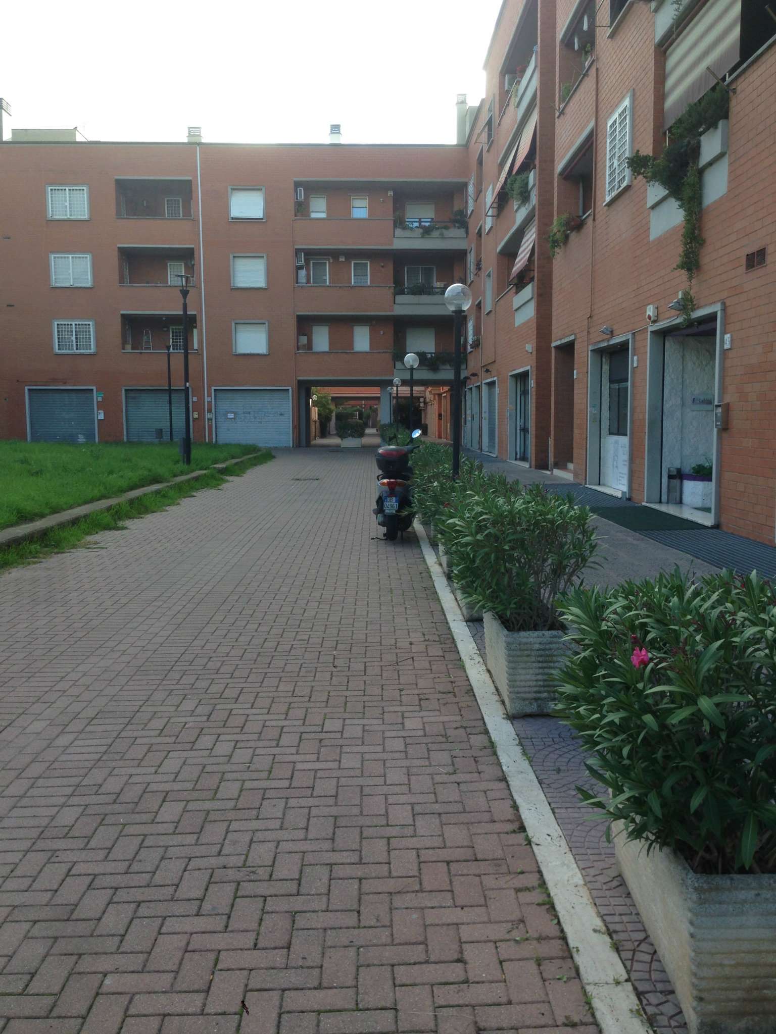 Negozio - Loc.Com. ROMA vendita  PORTUENSE (XV MUN.) largo luigi cossa Immobiliare Casetta Mattei 2015 srl