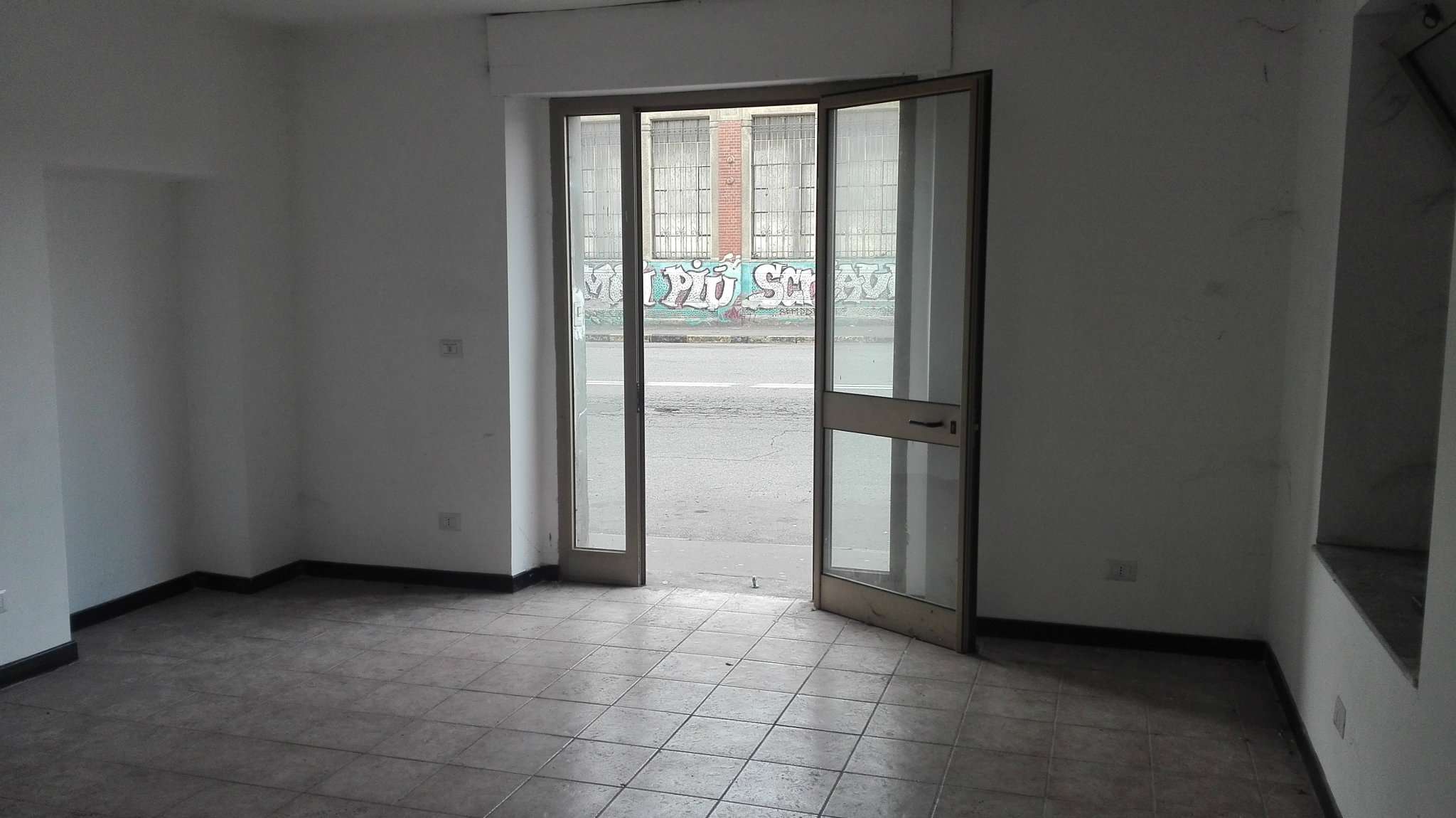 Negozio - Loc.Com. TORINO affitto  FALCHERA Vercelli Sky House Srl