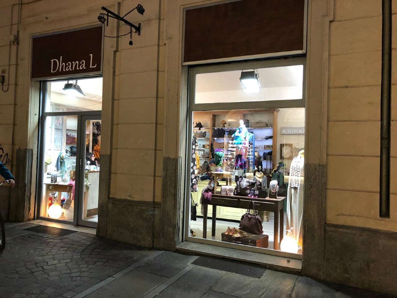 Negozio - Loc.Com. TORINO affitto  CENTRO Carlo Alberto Sky House Srl