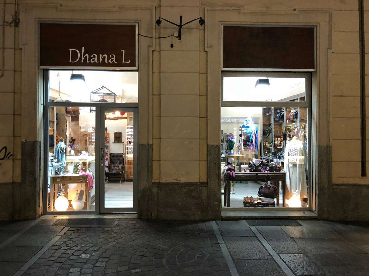 Negozio - Loc.Com. TORINO affitto  CENTRO Carlo Alberto Sky House Srl