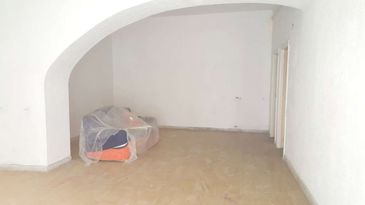 Negozio - Loc.Com. NAPOLI affitto  ARENELLA Salita Due Porte 2P immobiliare