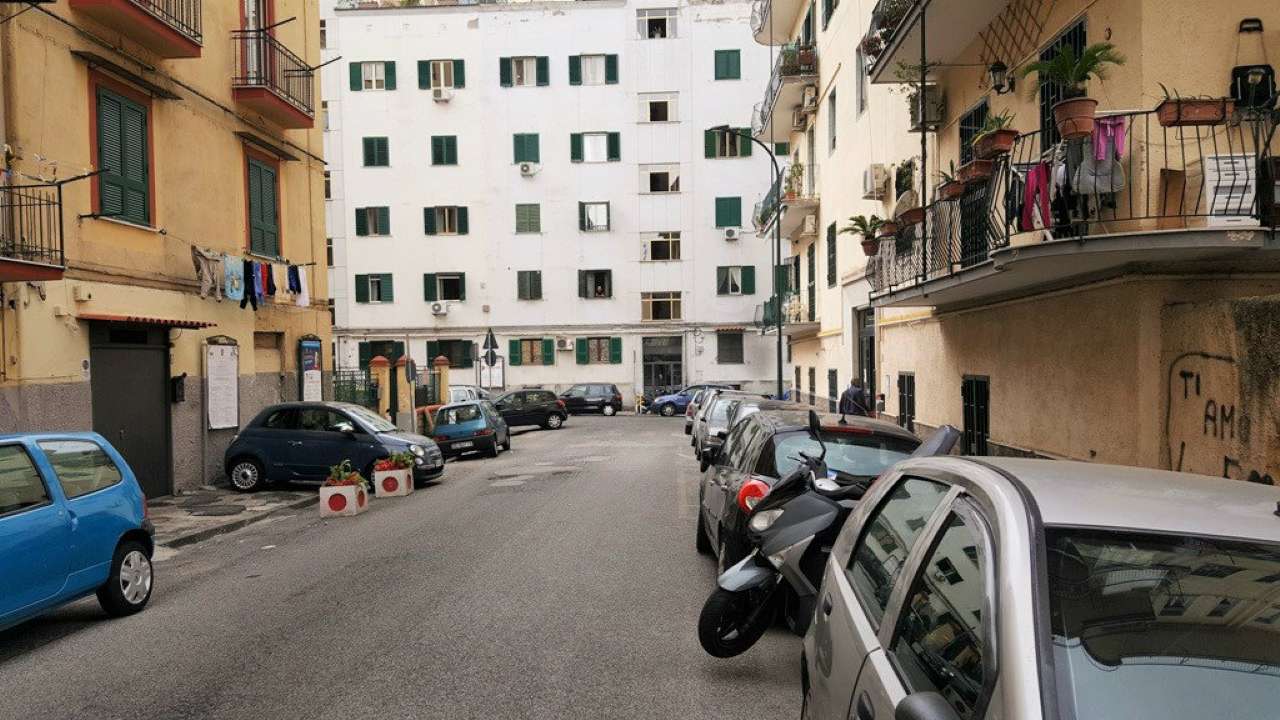  napoli affitto quart: materdei 2p-immobiliare