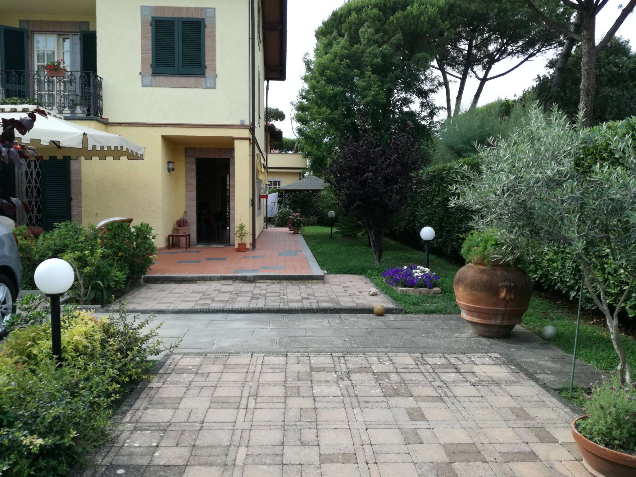 Villa Bifamiliare PIETRASANTA vendita   via livorno Agescom
