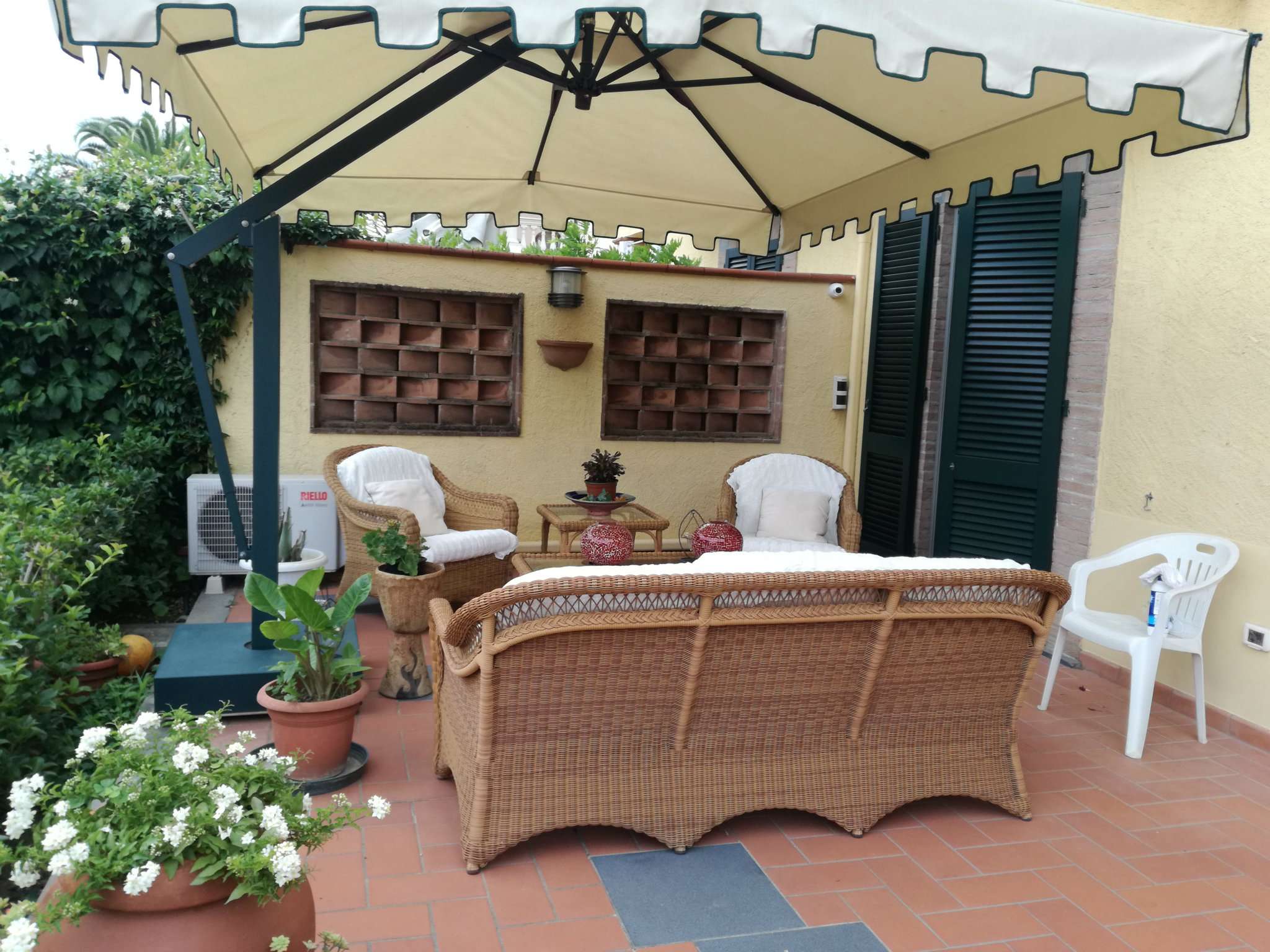 Villa Bifamiliare PIETRASANTA vendita   via livorno Agescom