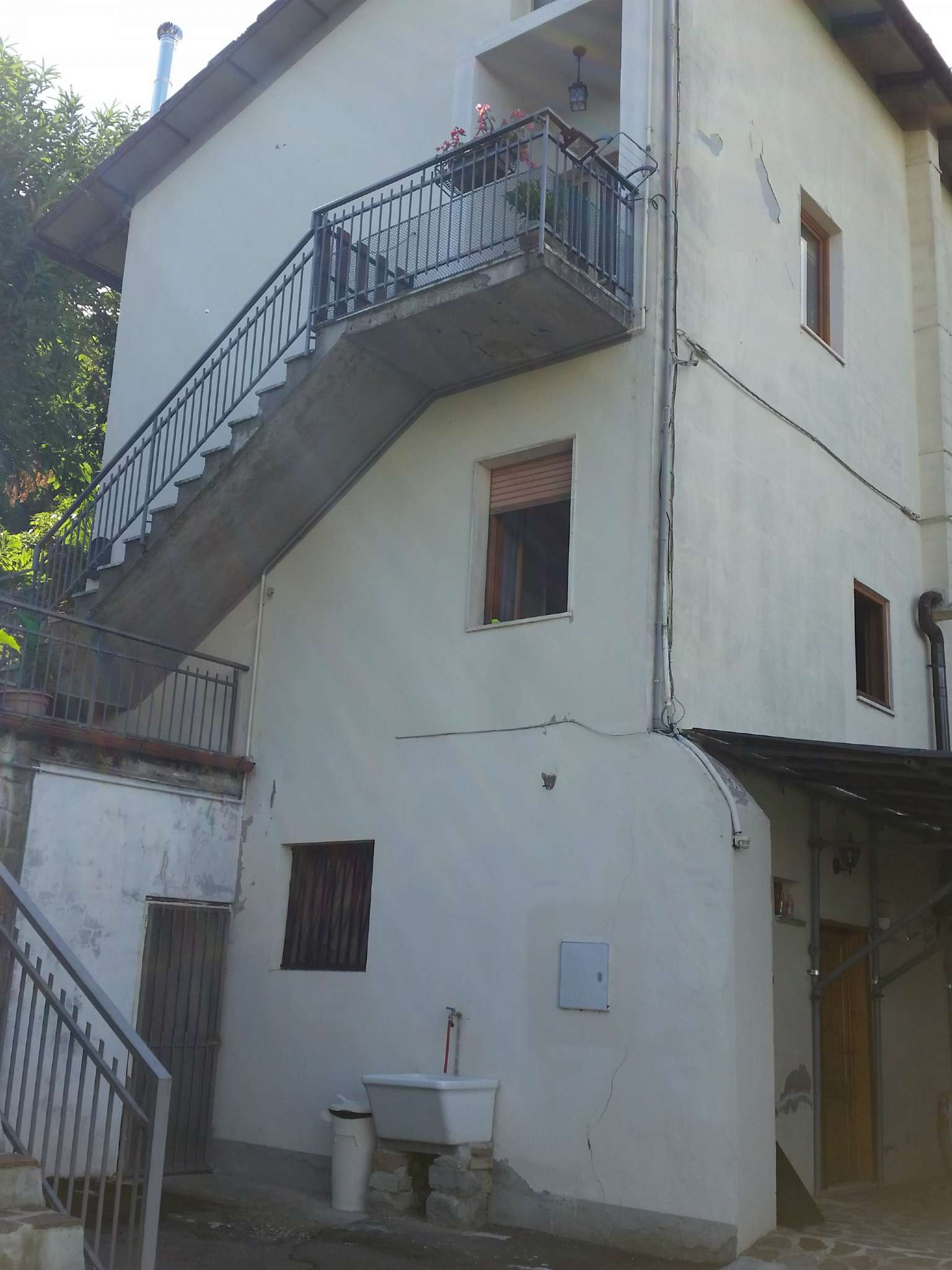 Stabile intero - Palazzo CASTIGLIONE DEI PEPOLI vendita   VIA PADRE STANISLAO MATTEI Agescom