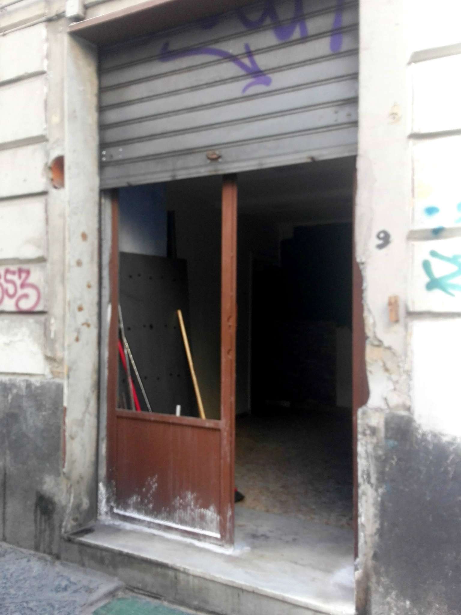 Negozio - Loc.Com. NAPOLI vendita  Duomo LUCREZIA D'ALAGNO MEDIAWORLD IMMOBILIARE SRL