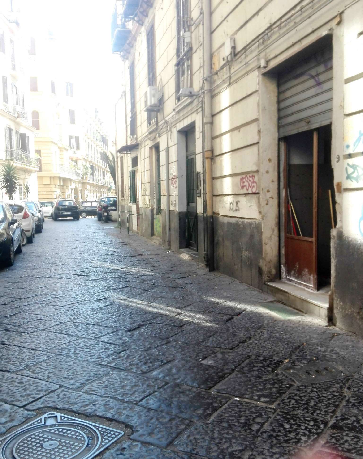 Negozio - Loc.Com. NAPOLI vendita  Duomo LUCREZIA D'ALAGNO MEDIAWORLD IMMOBILIARE SRL