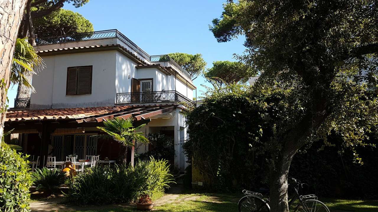 Villa Trifamiliare FIUMICINO vendita   varazze Link Immobiliare