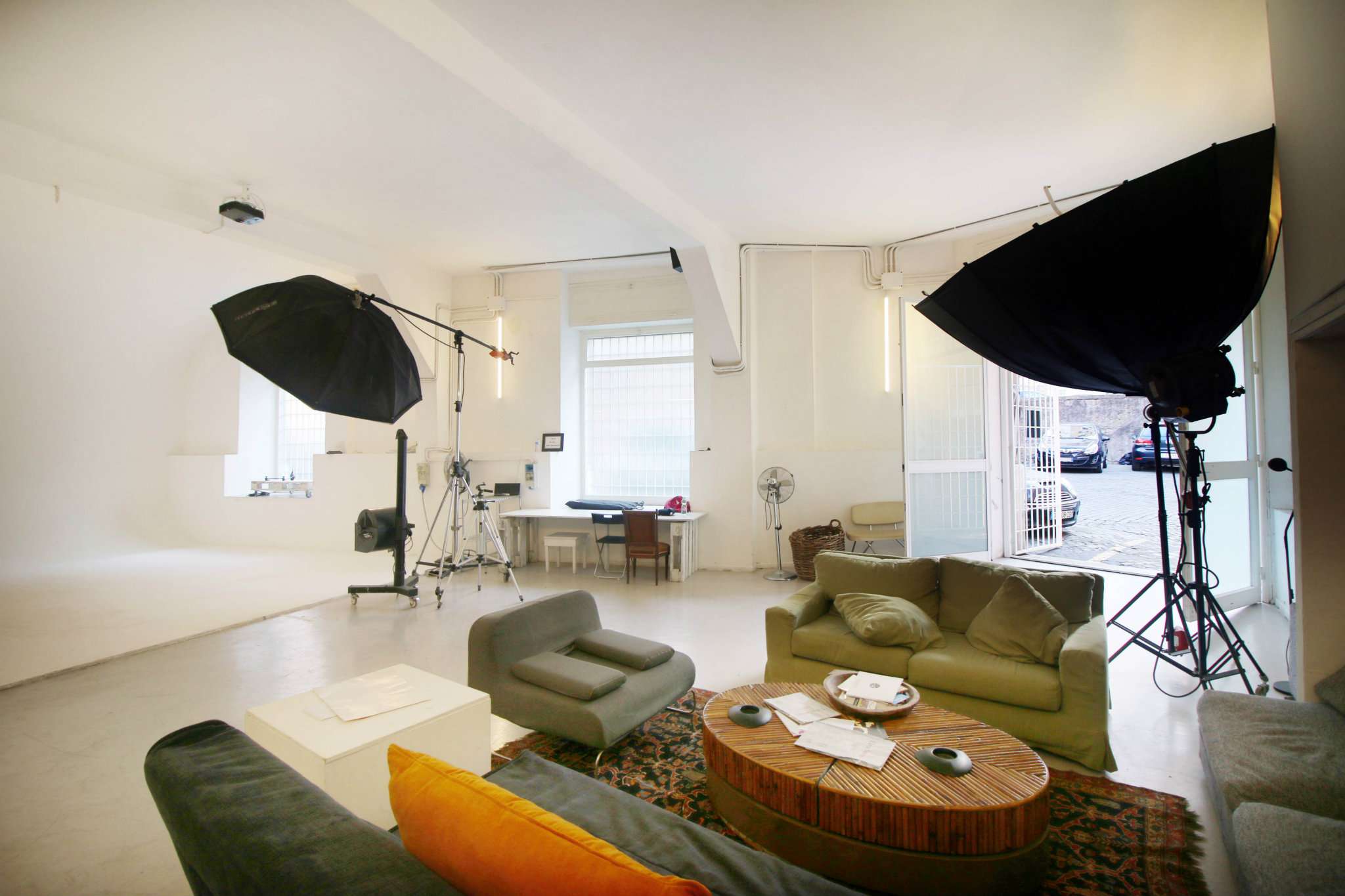 Negozio - Loc.Com. ROMA vendita  TRASTEVERE  della Paglia Link Immobiliare