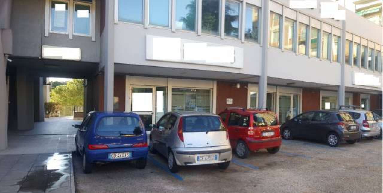 Negozio - Loc.Com. PERUGIA vendita  CENTRO STORICO Ruggero d'Andreotto Link Immobiliare