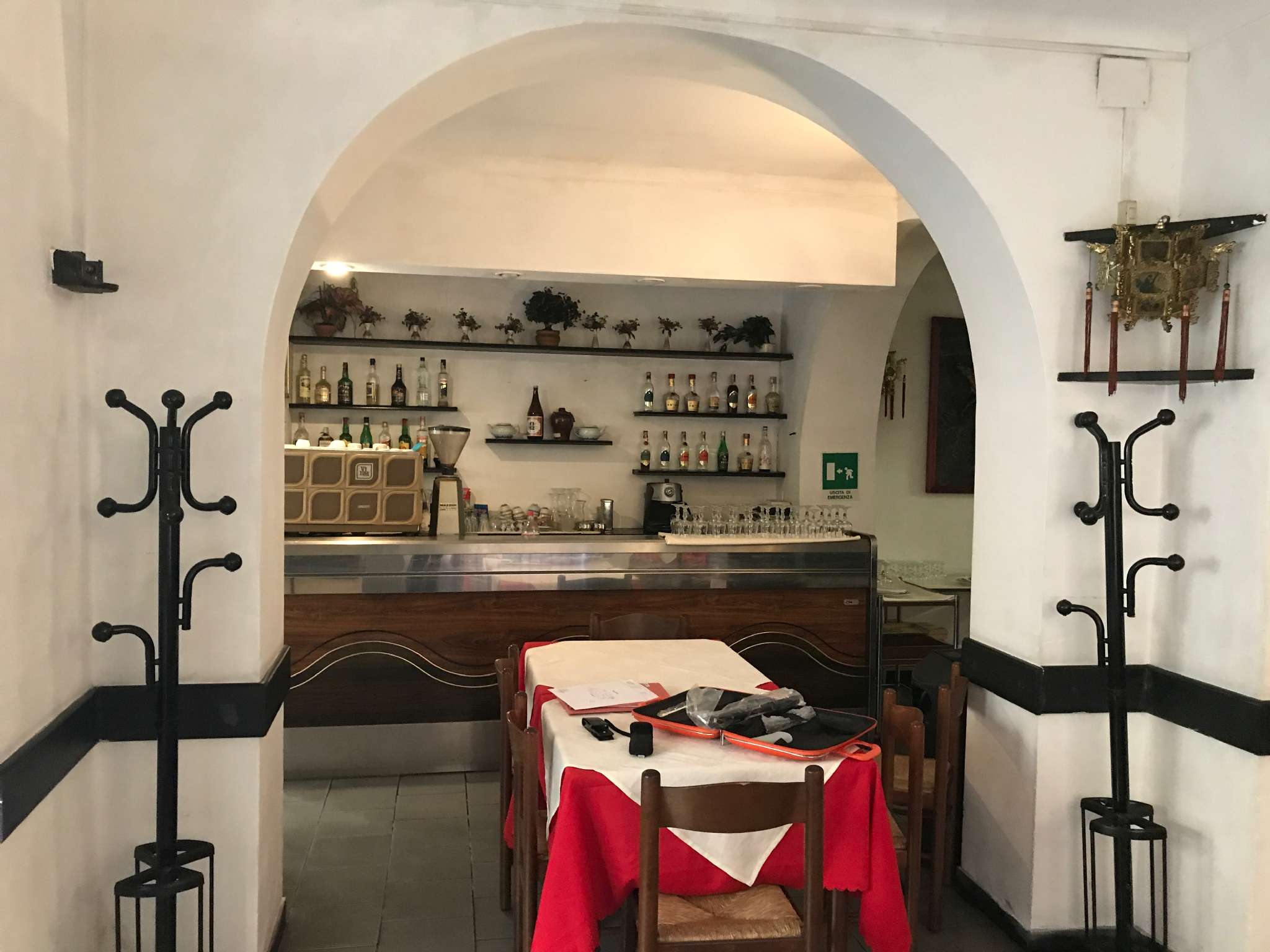 Negozio - Loc.Com. GENOVA vendita  SAMPIERDARENA Mamiani IMMOBILIARE BERNAZZOLI