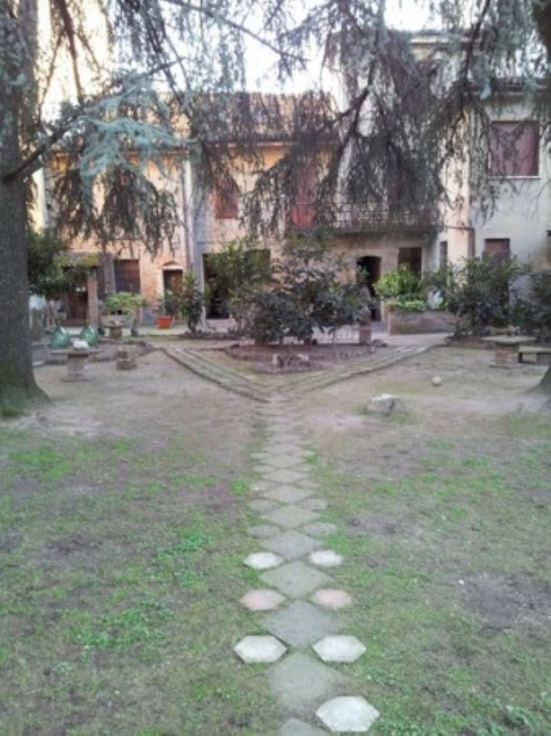Villa Unifamiliare - Indipendente PIACENZA vendita  CENTRO STORICO  Maffini Immobiliare