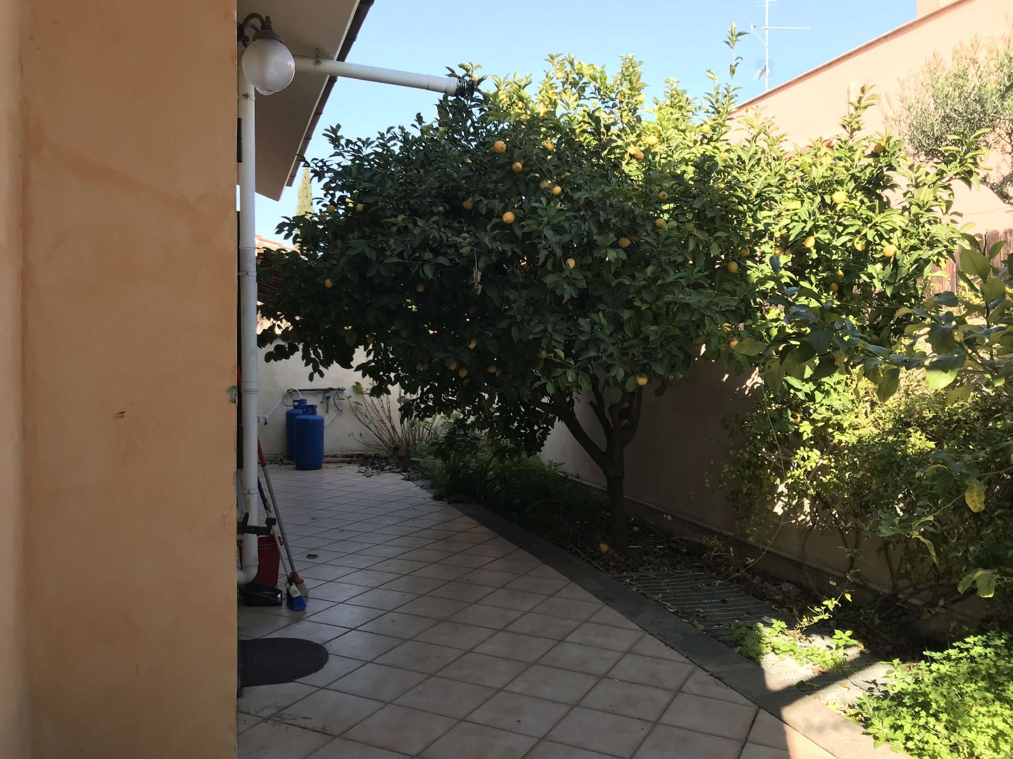 Villa Trifamiliare POMEZIA vendita   mar di bering SOTTUNTETTO srl