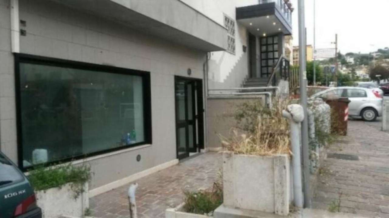 Negozio - Loc.Com. POZZUOLI vendita   Solfatara Habitat Immobiliare